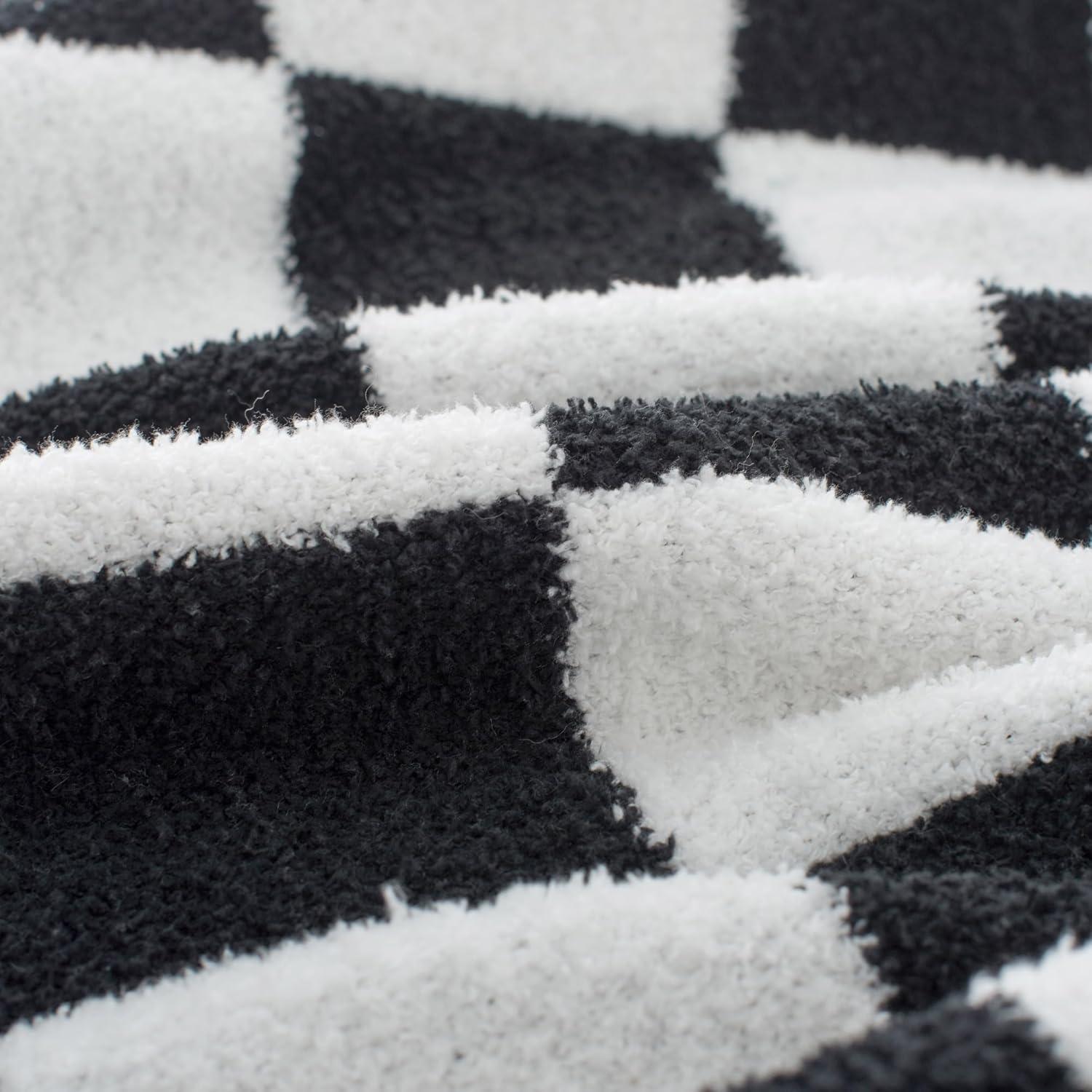 Carriediosa Soft Checker Throw Blanket 50" x 60", Fuzzy Checkerboard Pattern Knitted Fluffy Throws for Couch Bed, Black