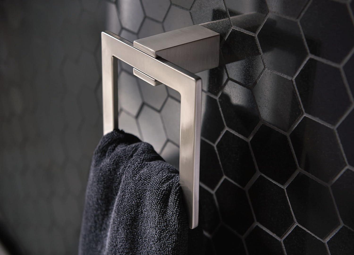 Kyvos Towel Ring