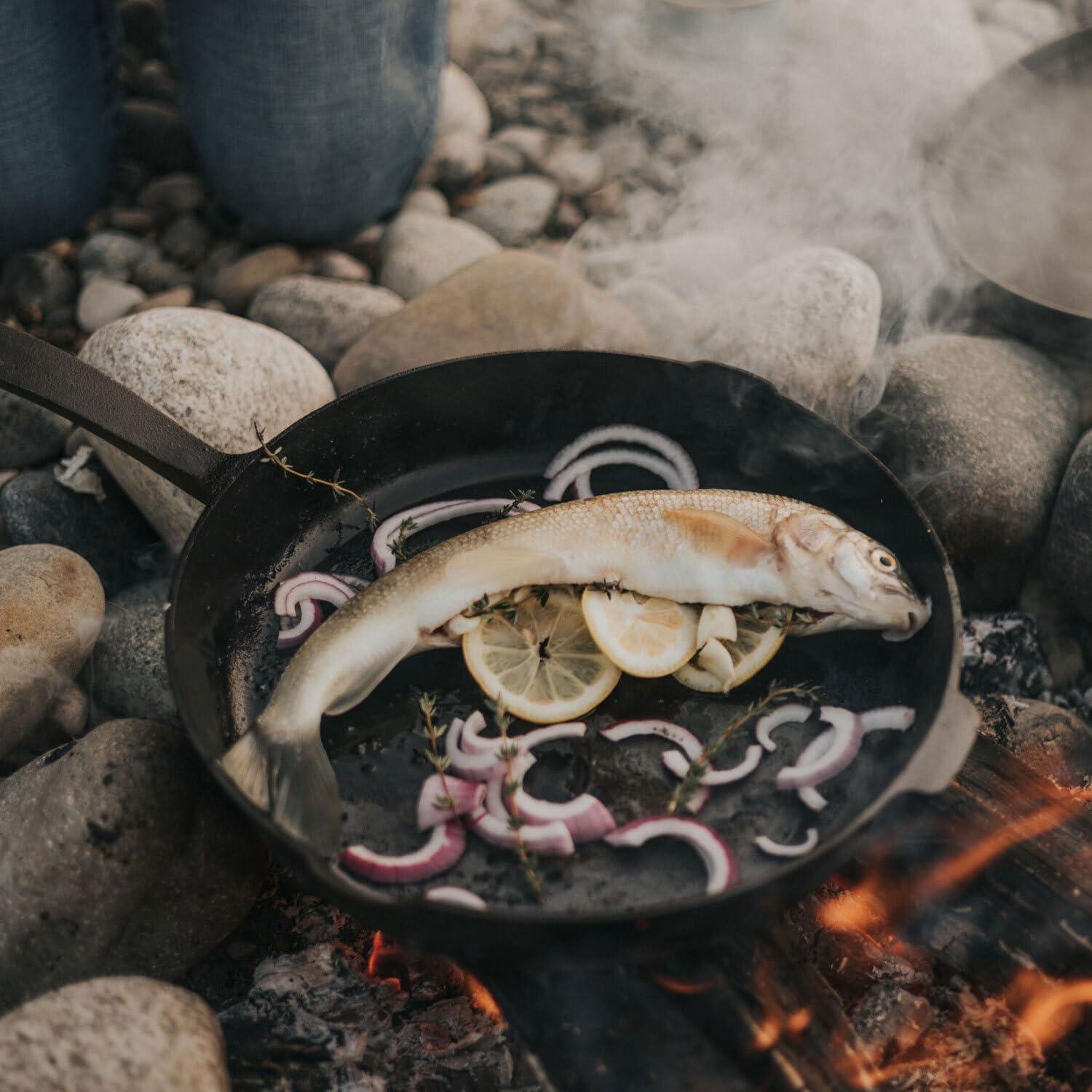 Barebones All-in-One Cast Iron Skillet