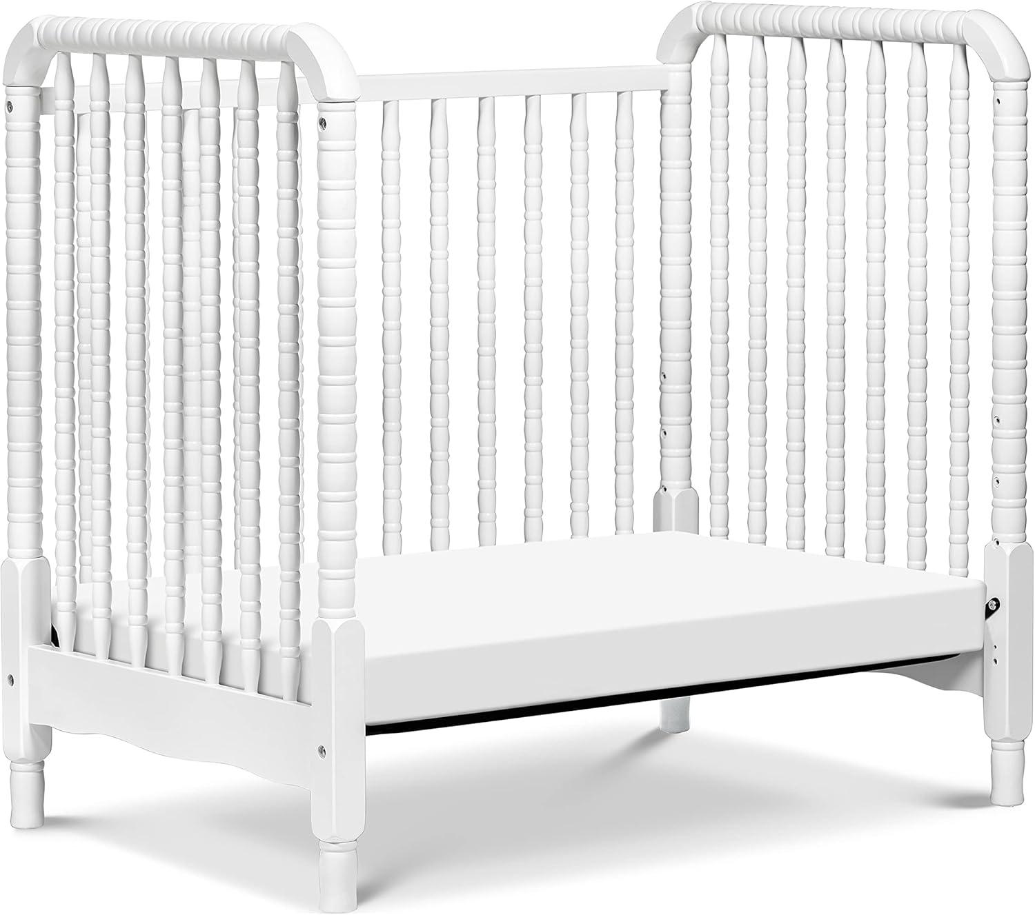 DaVinci Jenny Lind 3-in-1 Convertible Mini Crib