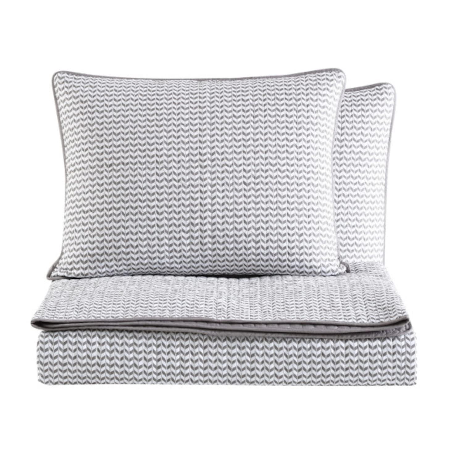 Leaves Standard Cotton Reversible Quilt Set