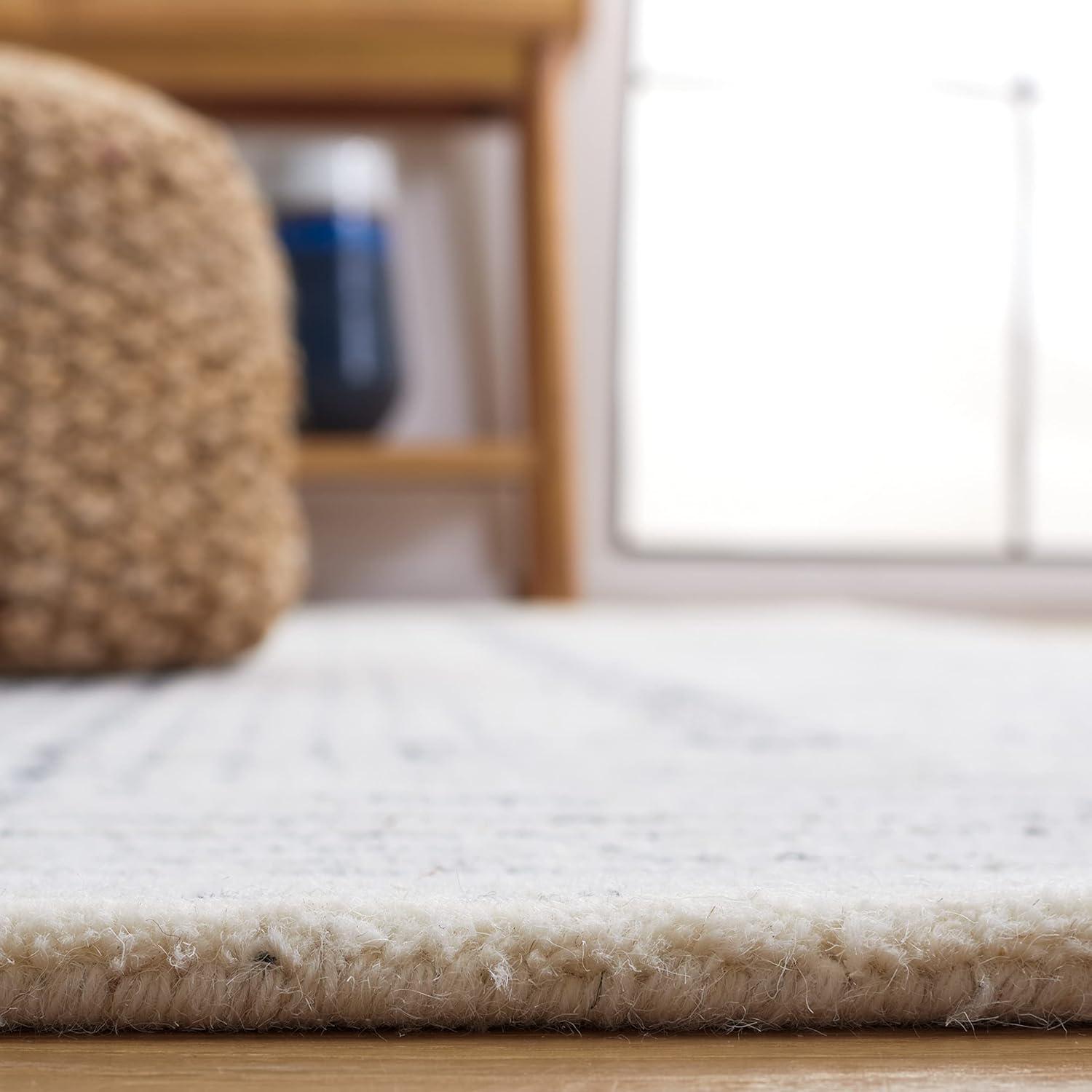 Metro MET991 Hand Tufted Indoor Area Rug - Light Grey/Ivory - 5'x8' - Safavieh