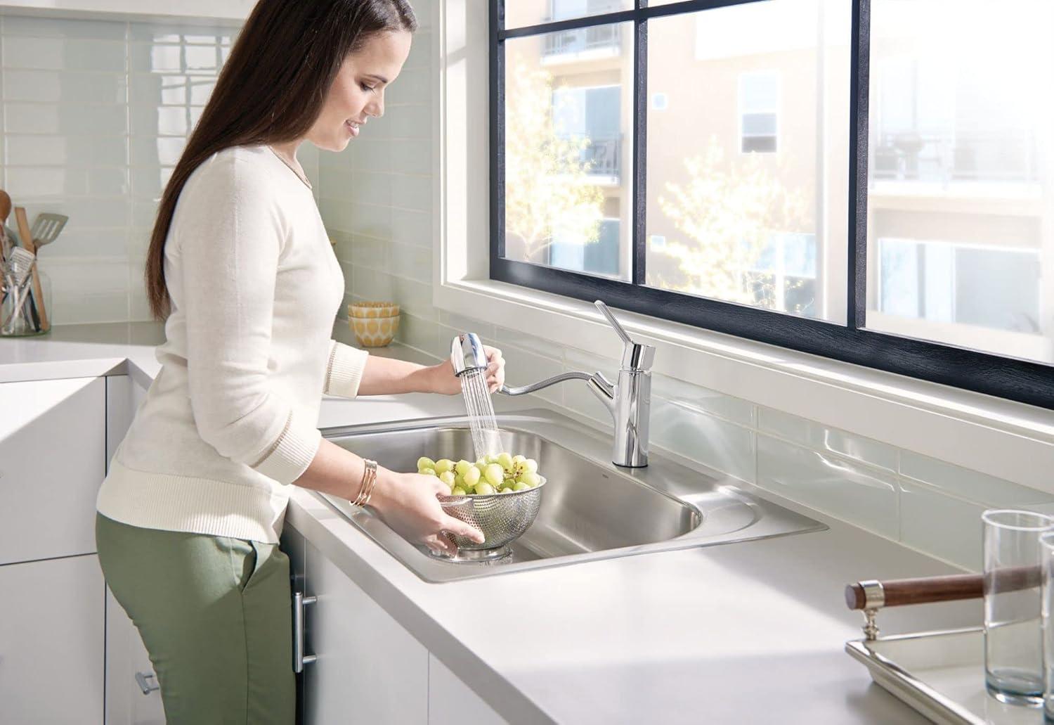 Method Pull Out Single Handle Kitchen Faucet with Power Clean and Duralock