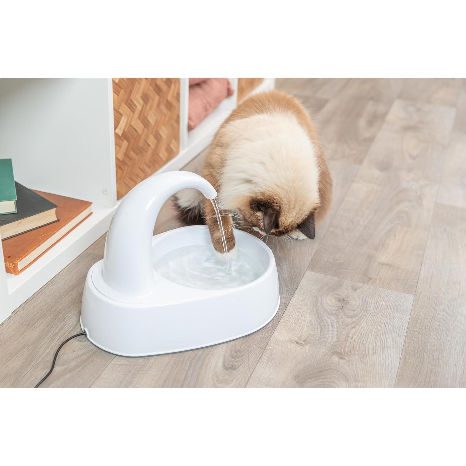 TRIXIE TRIXIE Curved Stream 84.5oz Drinking Fountain for Cats and Dogs, Large Water Fountain for Pets