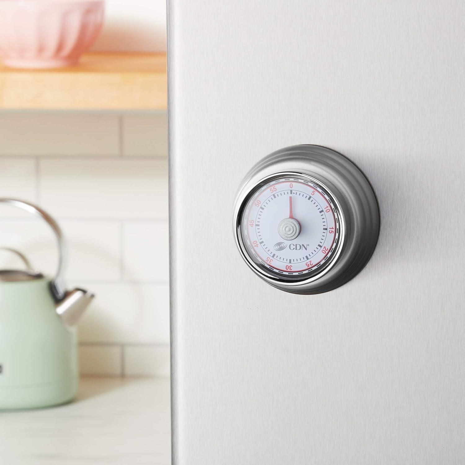 Compact Silver Mechanical Kitchen Timer with Anti-Slip Magnet