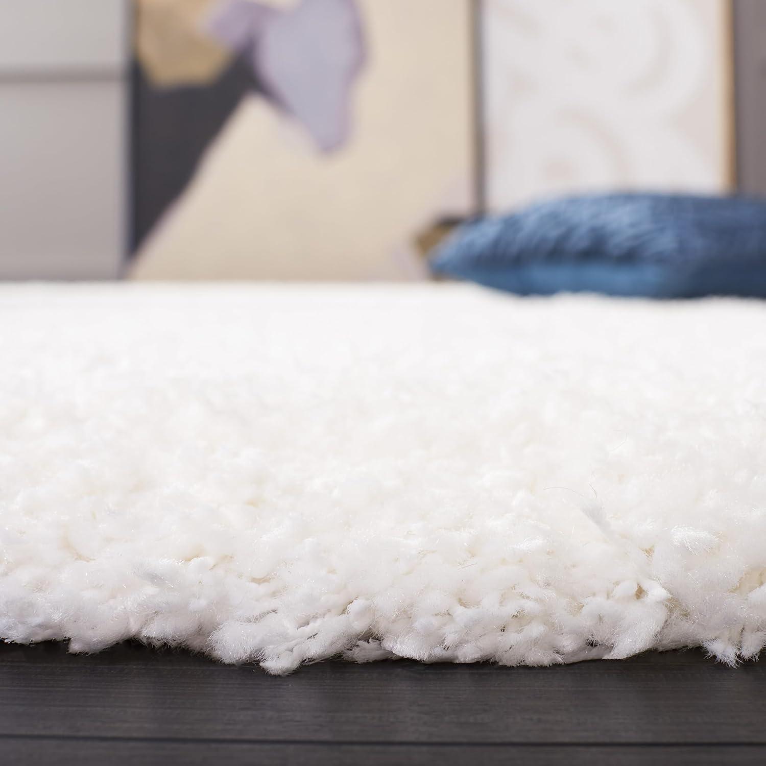 California Shag SG151 Power Loomed Indoor Accent Rug - White - 3'x5' - Safavieh