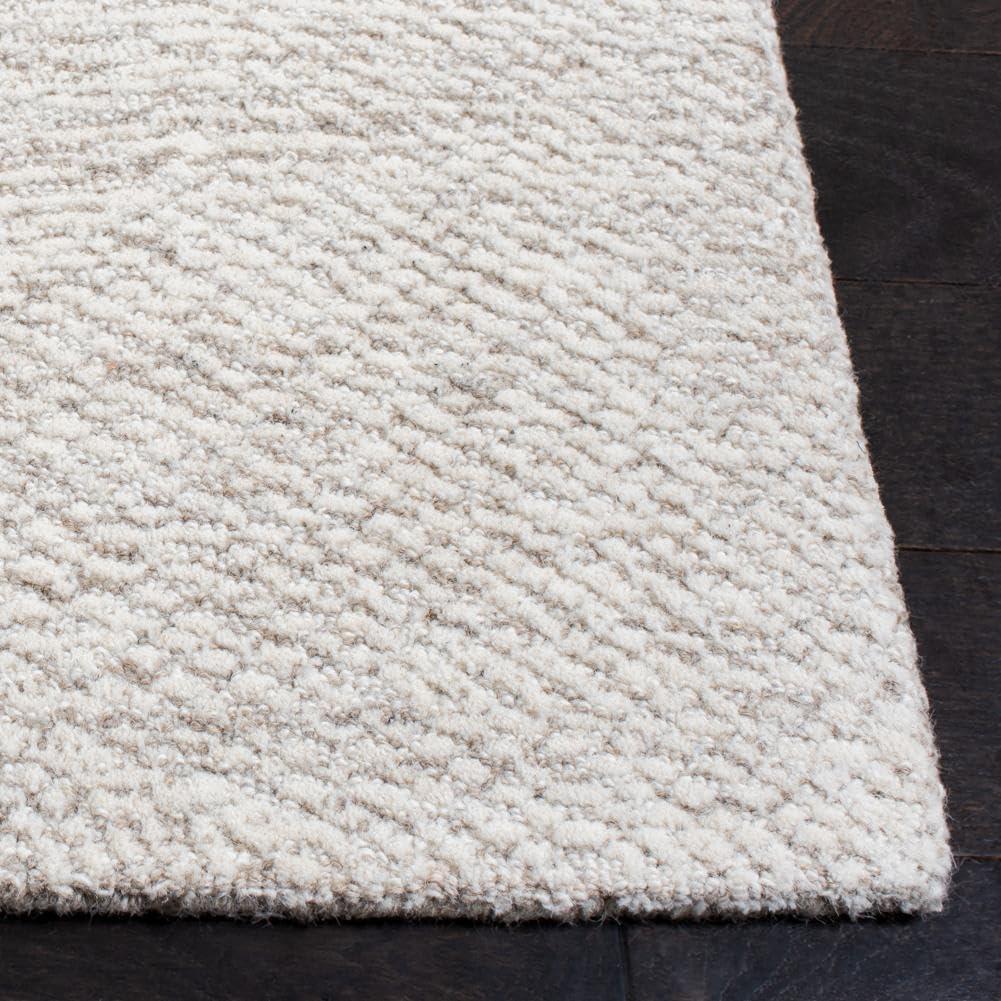 SAFAVIEH Metro Patricia Distressed Area Rug, Natural/Ivory, 2' x 3'