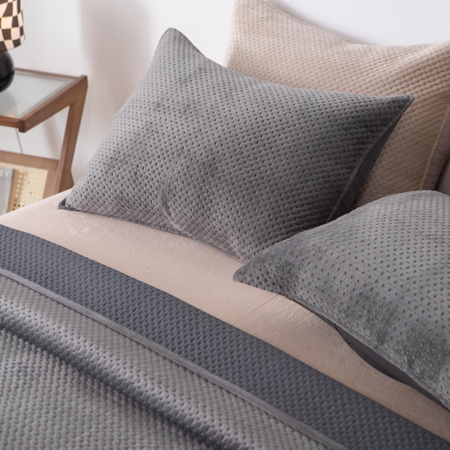 Kasentex  All Season Plush Poly Velvet Lavish Design Quilt Set Soft and Warm Machine Washable Coverlet Grey Queen
