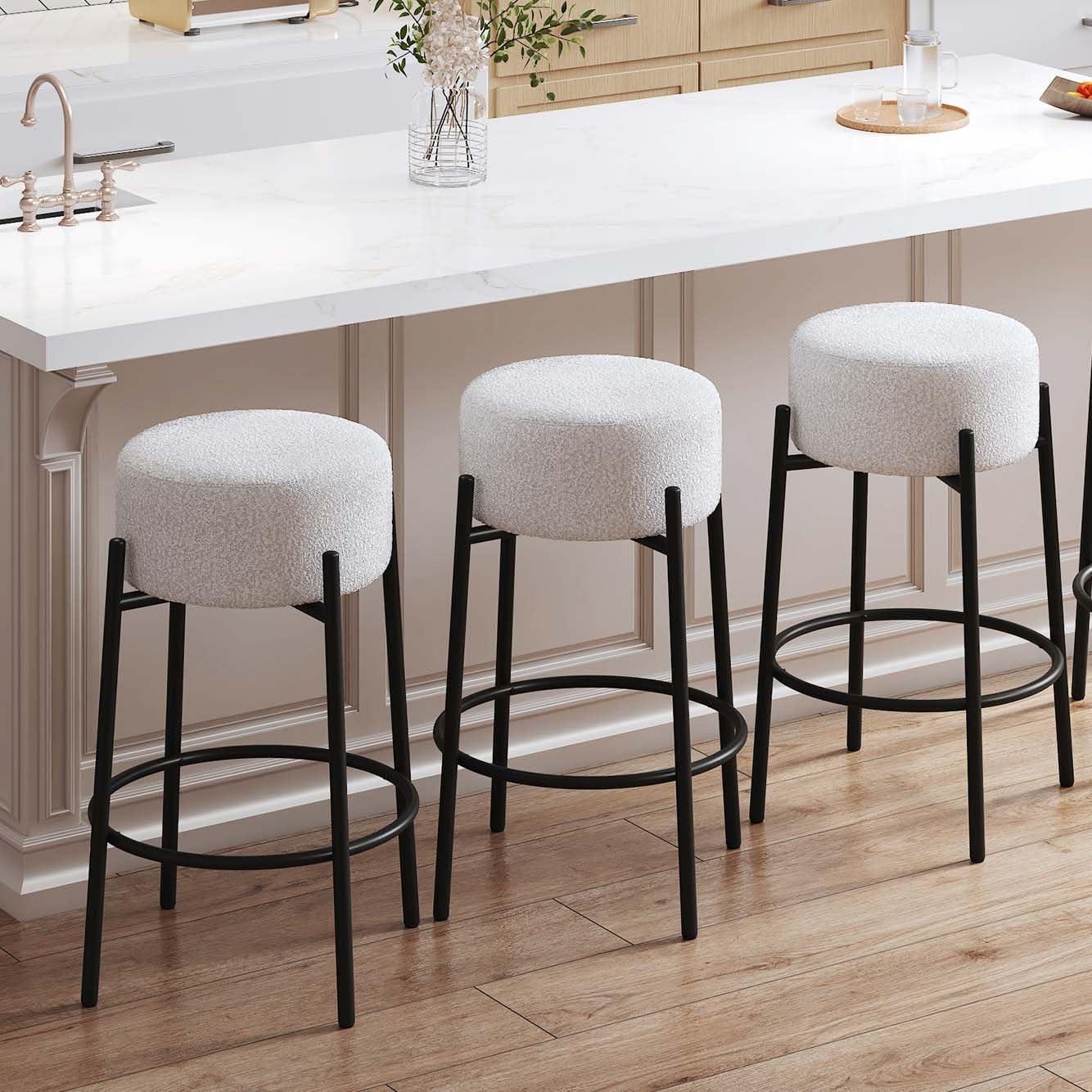 Swivel 26.7'' Boucle Counter Stool
