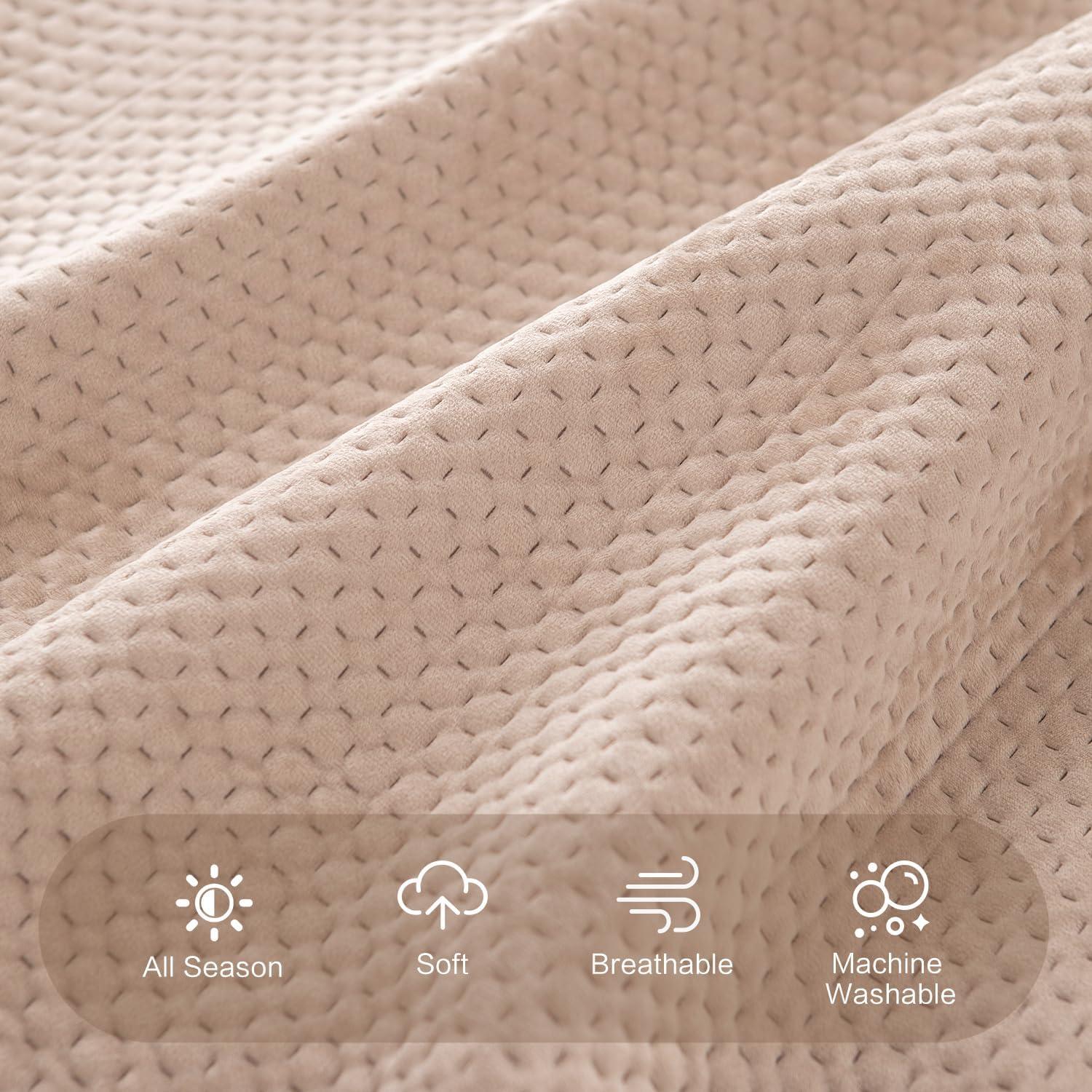 Kasentex  All Season Plush Poly Velvet Lavish Design Quilt Set Soft and Warm Machine Washable Coverlet Rose Queen