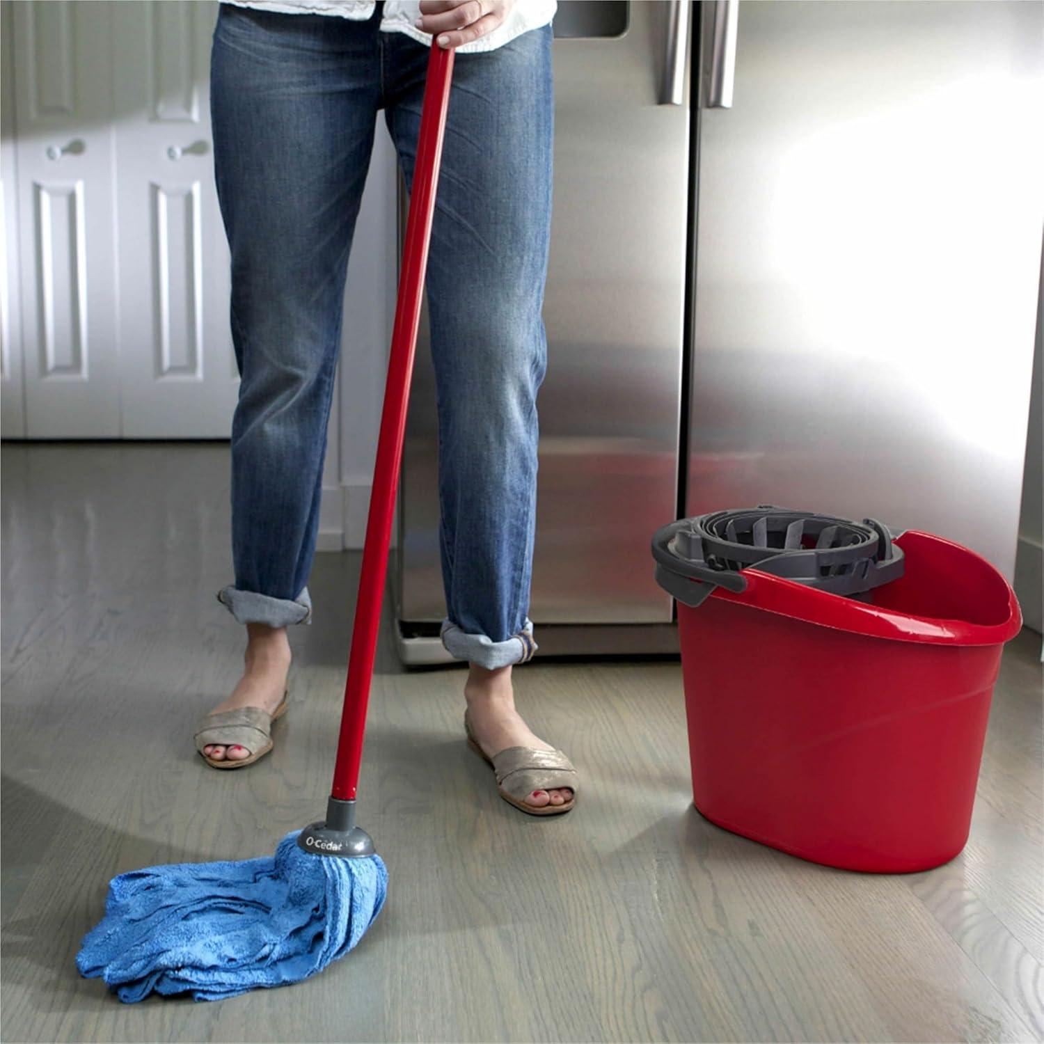 O-Cedar Red 2.5 Gallon QuickWring Mop Bucket with Handle