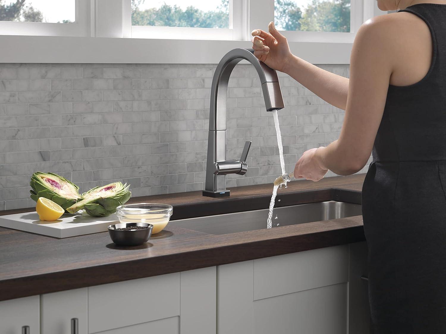 Pivotal Pull Down Touch Single Handle Kitchen Faucet with Touch20 Technology