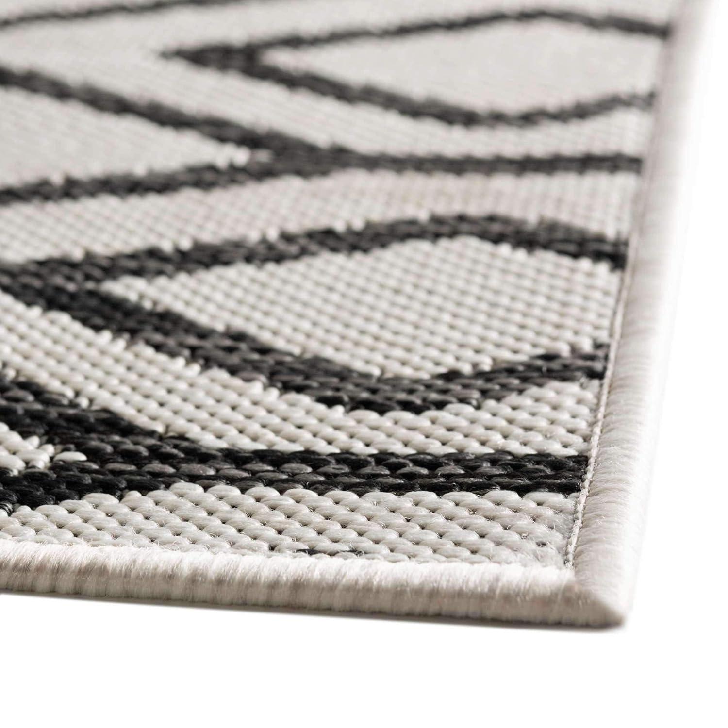 Jill Zarin 7' 0 x 10' 0 Rectangle Indoor/Outdoor Ivory Area Rug