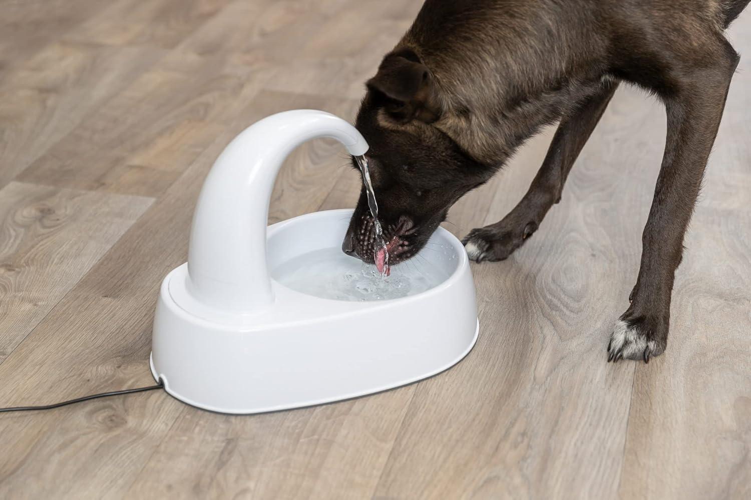 TRIXIE TRIXIE Curved Stream 84.5oz Drinking Fountain for Cats and Dogs, Large Water Fountain for Pets