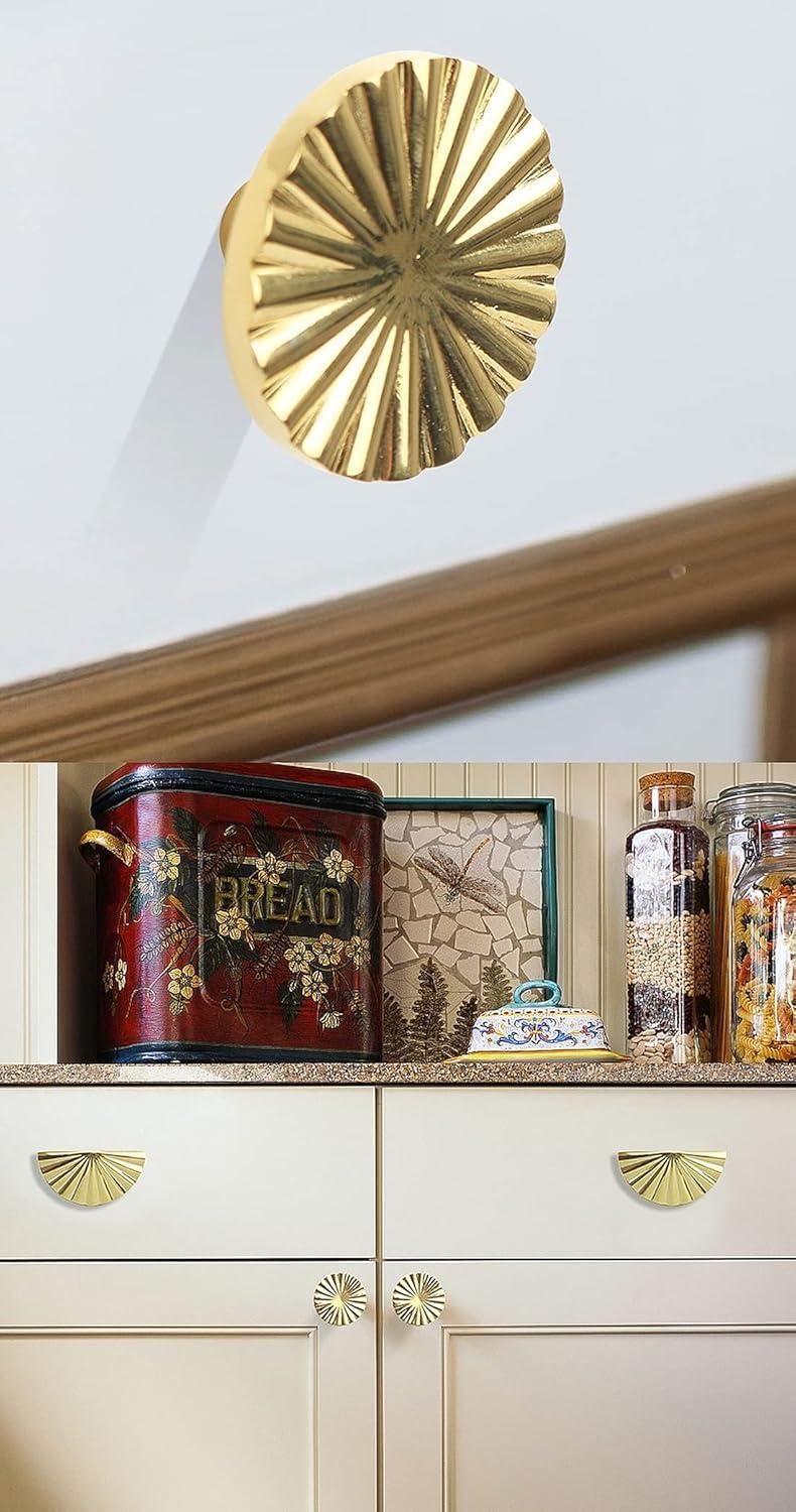 2 Pack Gold Cabinet knobs Kitchen Cabinet Pulls with Vintage Cupboard Drawers Hardware Dresser Drawer Handles Kitchen Cabinet Handles (Single Hole, 2 Pack, Brushed Gold)