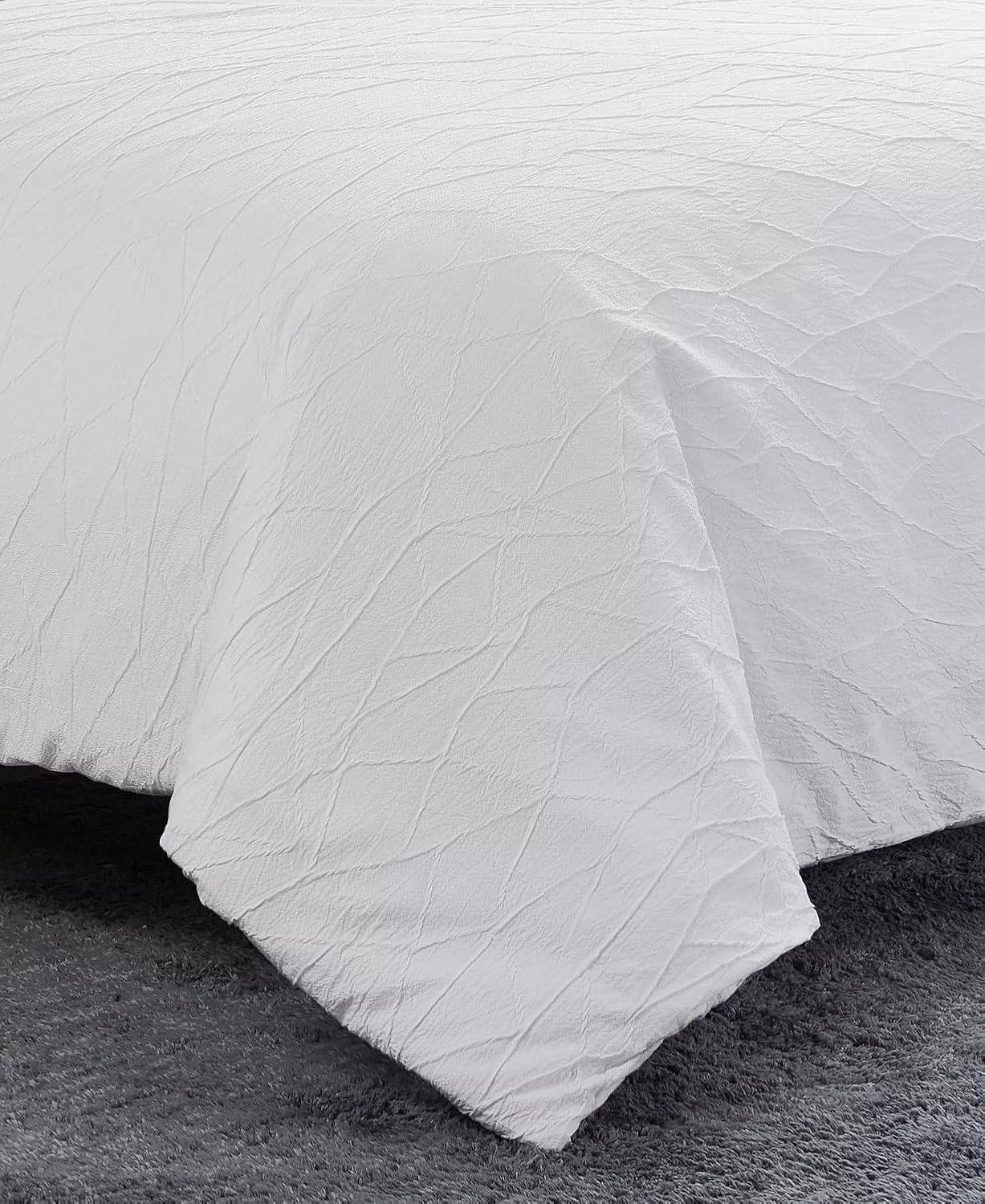 Vera Wang Abstract Crinkle White Comforter Set