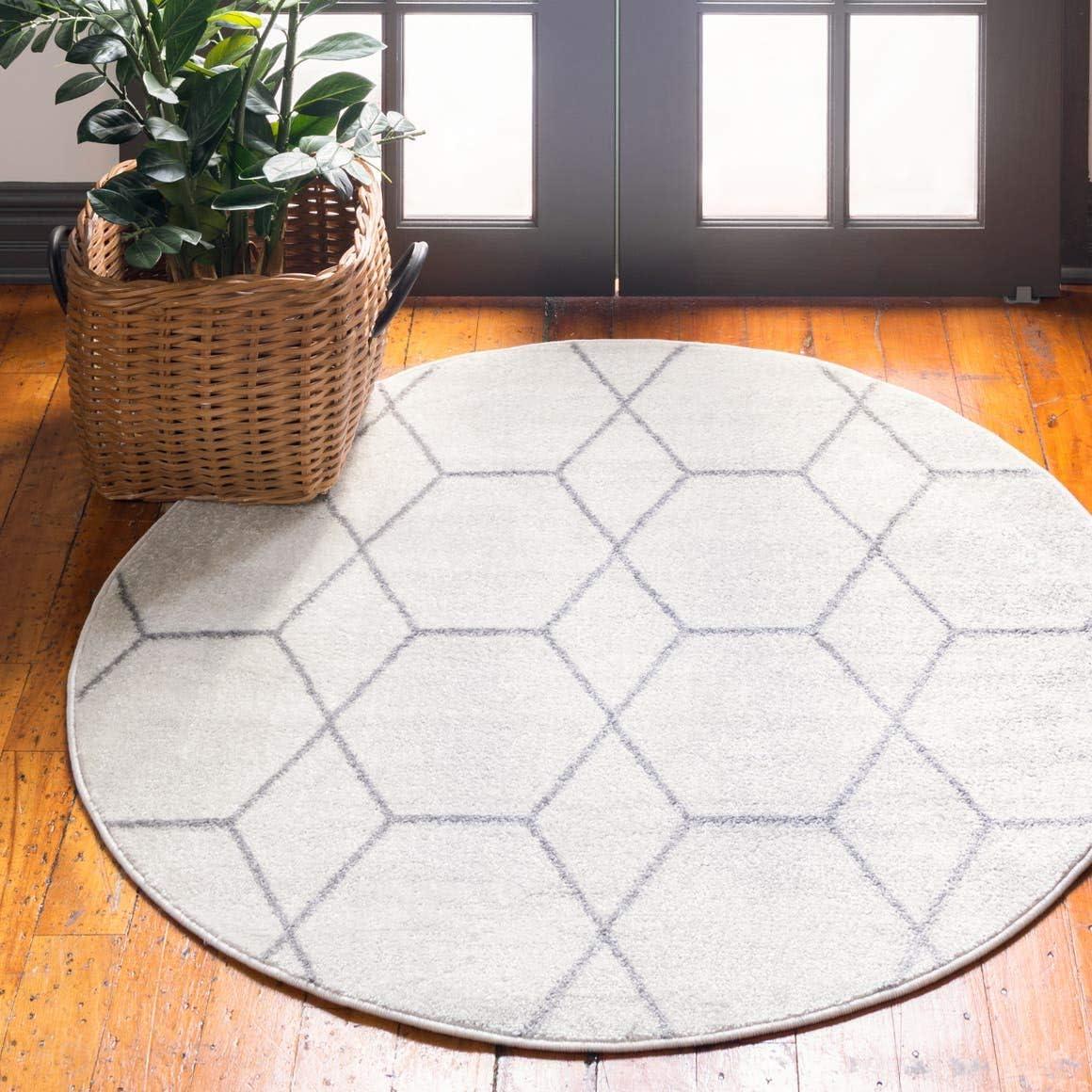 Unique Loom 4' 0 x 4' 0 Trellis Frieze Ivory Area Rug