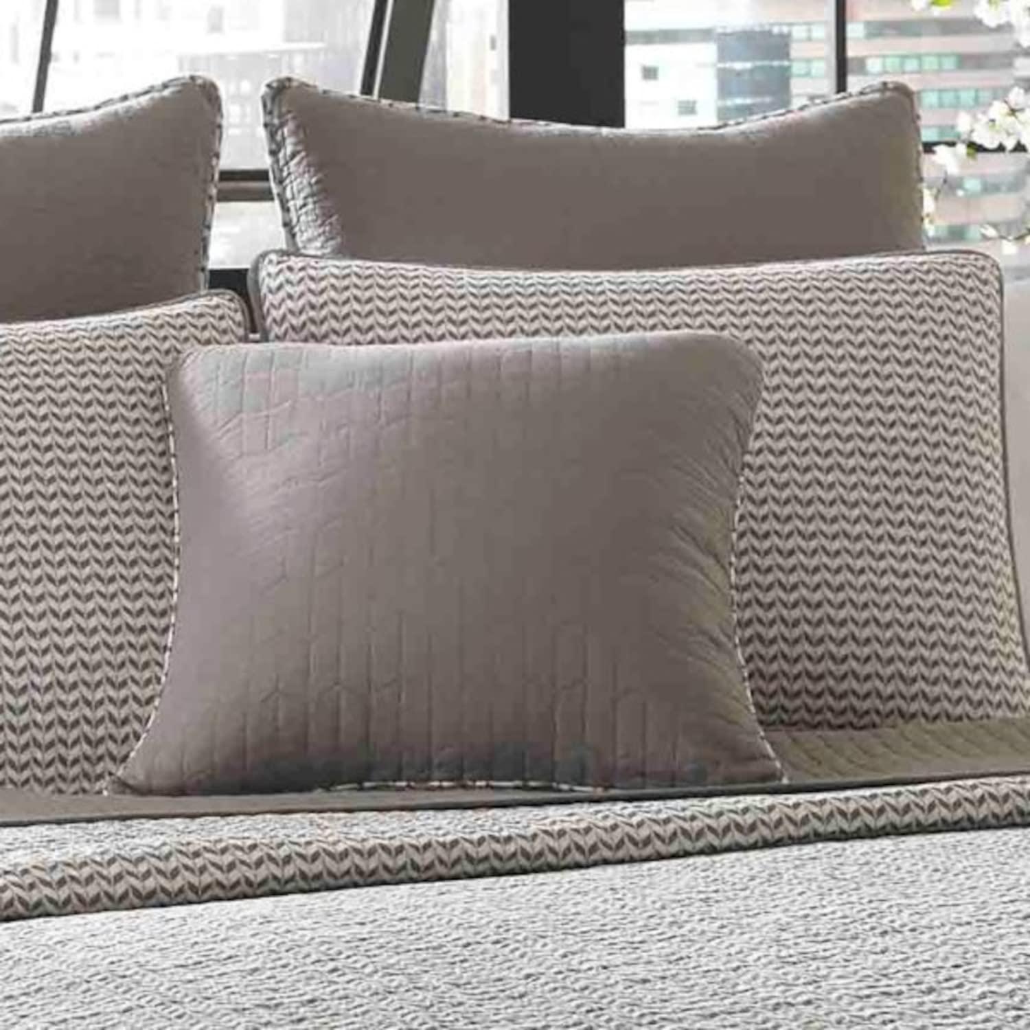 Leaves Standard Cotton Reversible Quilt Set