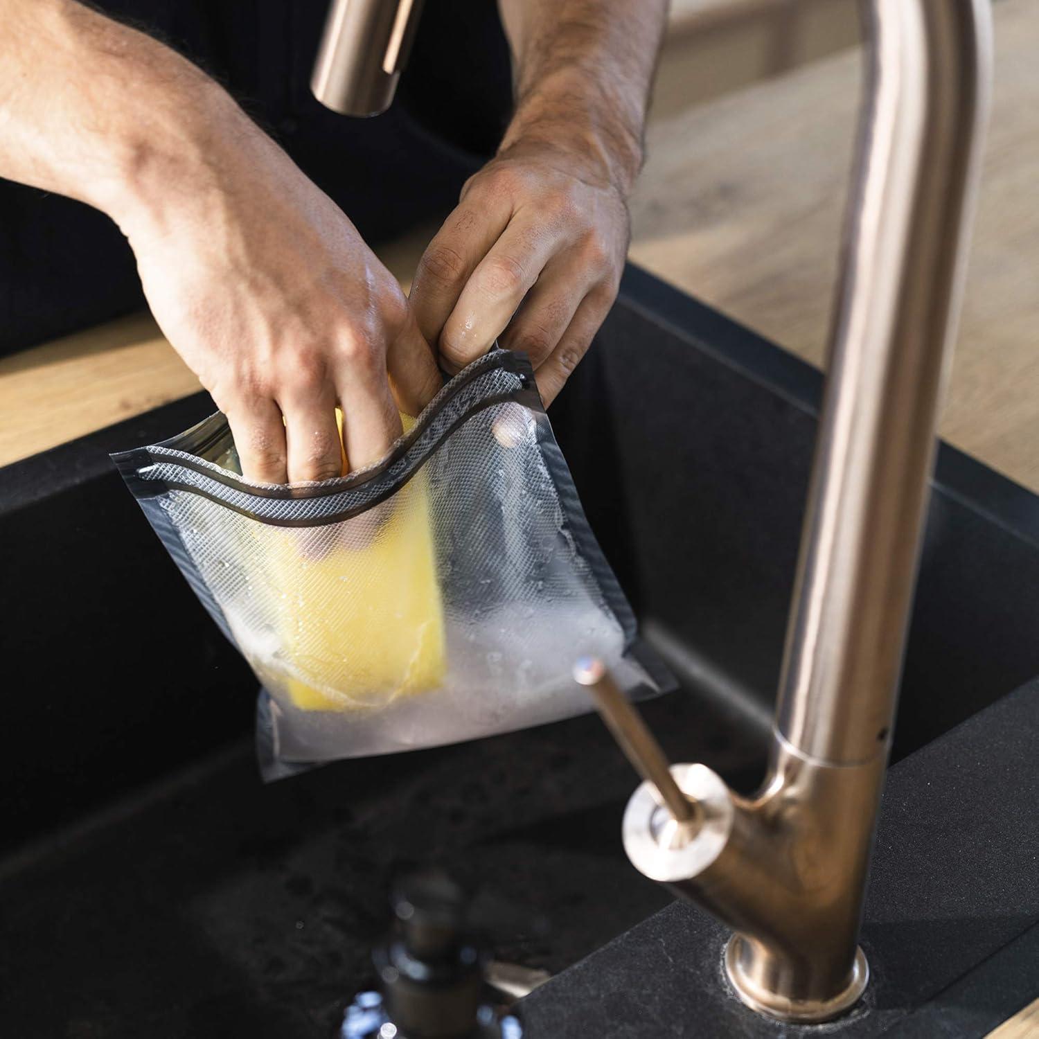 ZWILLING J.A. Henckels ZWILLING Fresh & Save Large Vacuum Sealer Bags, 2 1/4 Gallon, Reusable Sous Vide Bags, Meal Prep (Set of 3)