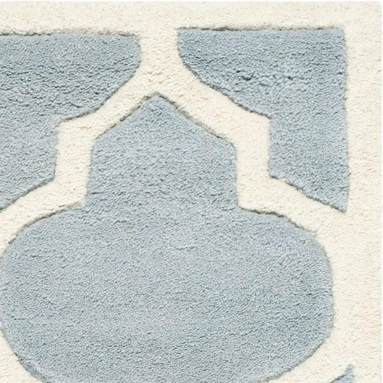 SAFAVIEH Chatham CHT733B Handmade Blue / Ivory Rug