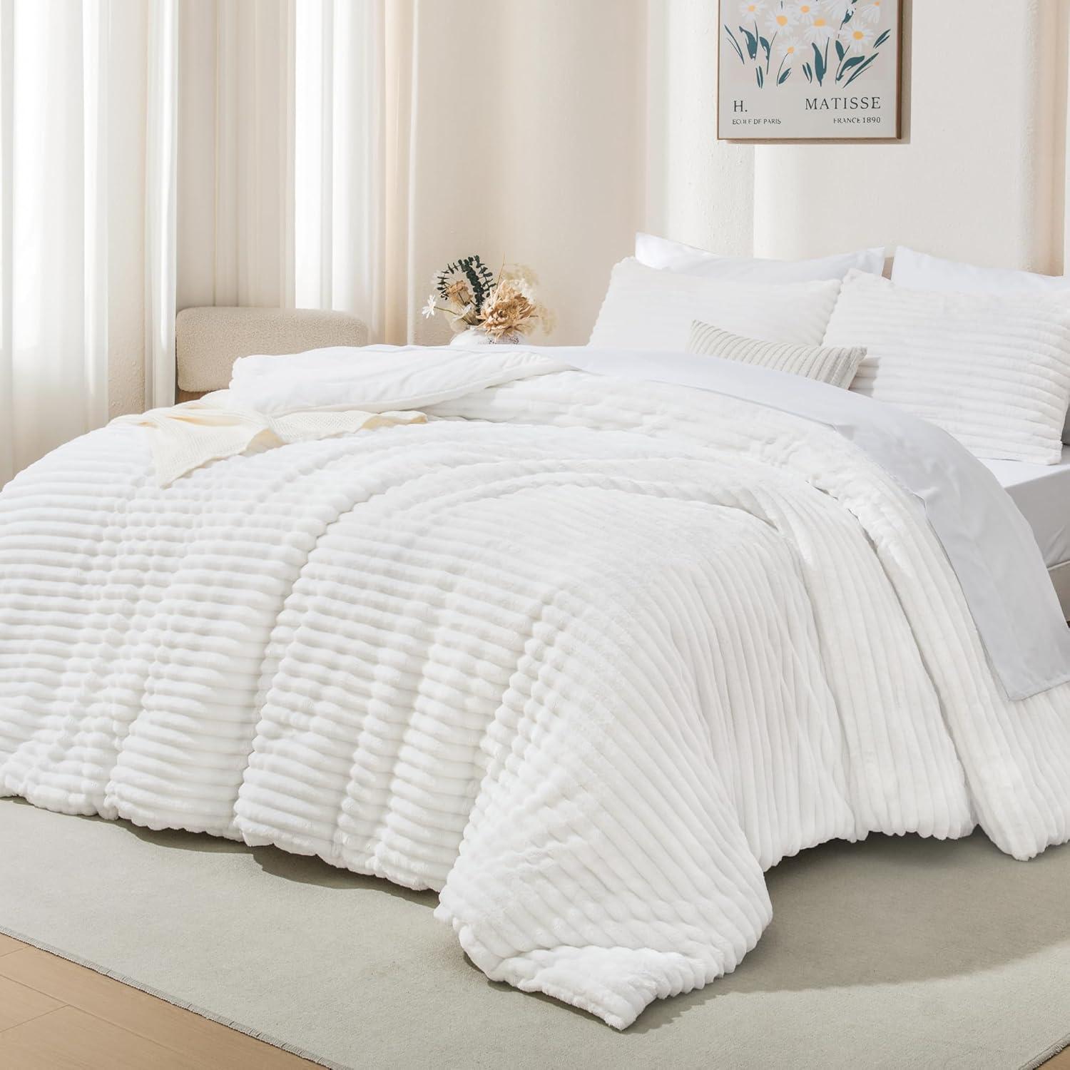 White Faux Fur Queen Comforter Set with Pillowcases