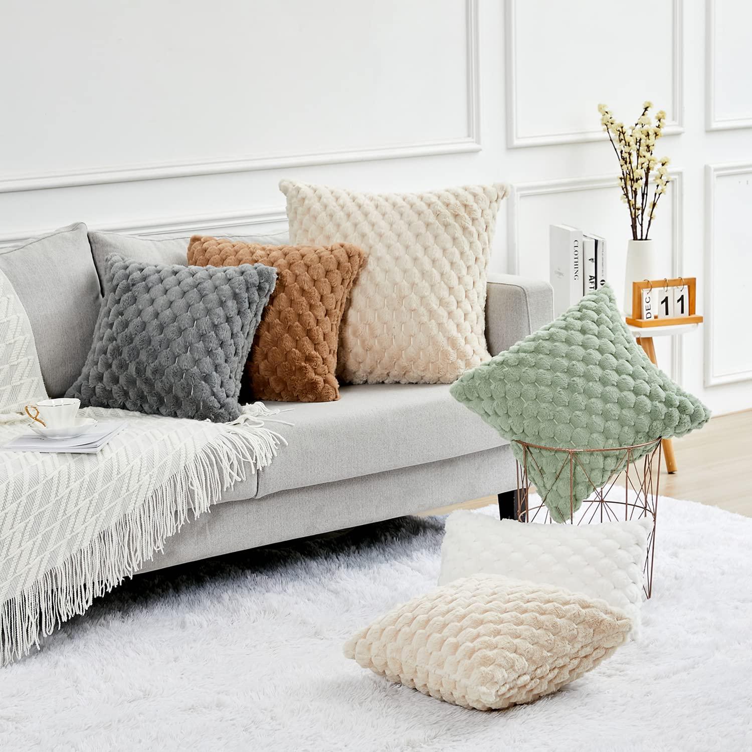 2PCS Super Soft Cozy Lumbar Decorative Throw Pillow Covers Fuzzy Plush Faux Fur Luxury Cushion Cover Pillowcase for Sofa Couch Bed Livingroom 18x18 Inch