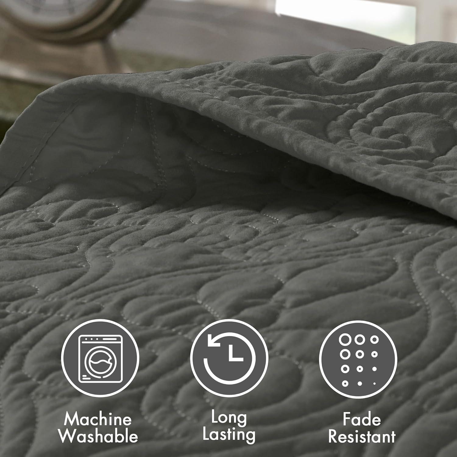 Quebec Reversible Bedspread Set