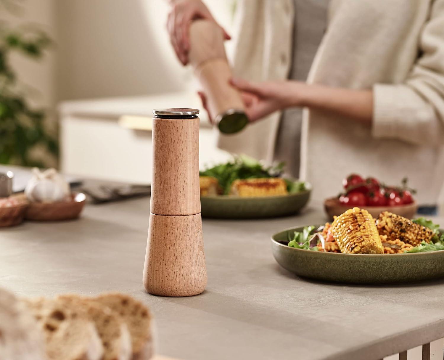 Joseph Joseph Milltop Beech Wood No-Spill Pepper Mill: Kitchen Utensil, Natural Wood, Adult Use, 7.48" Height