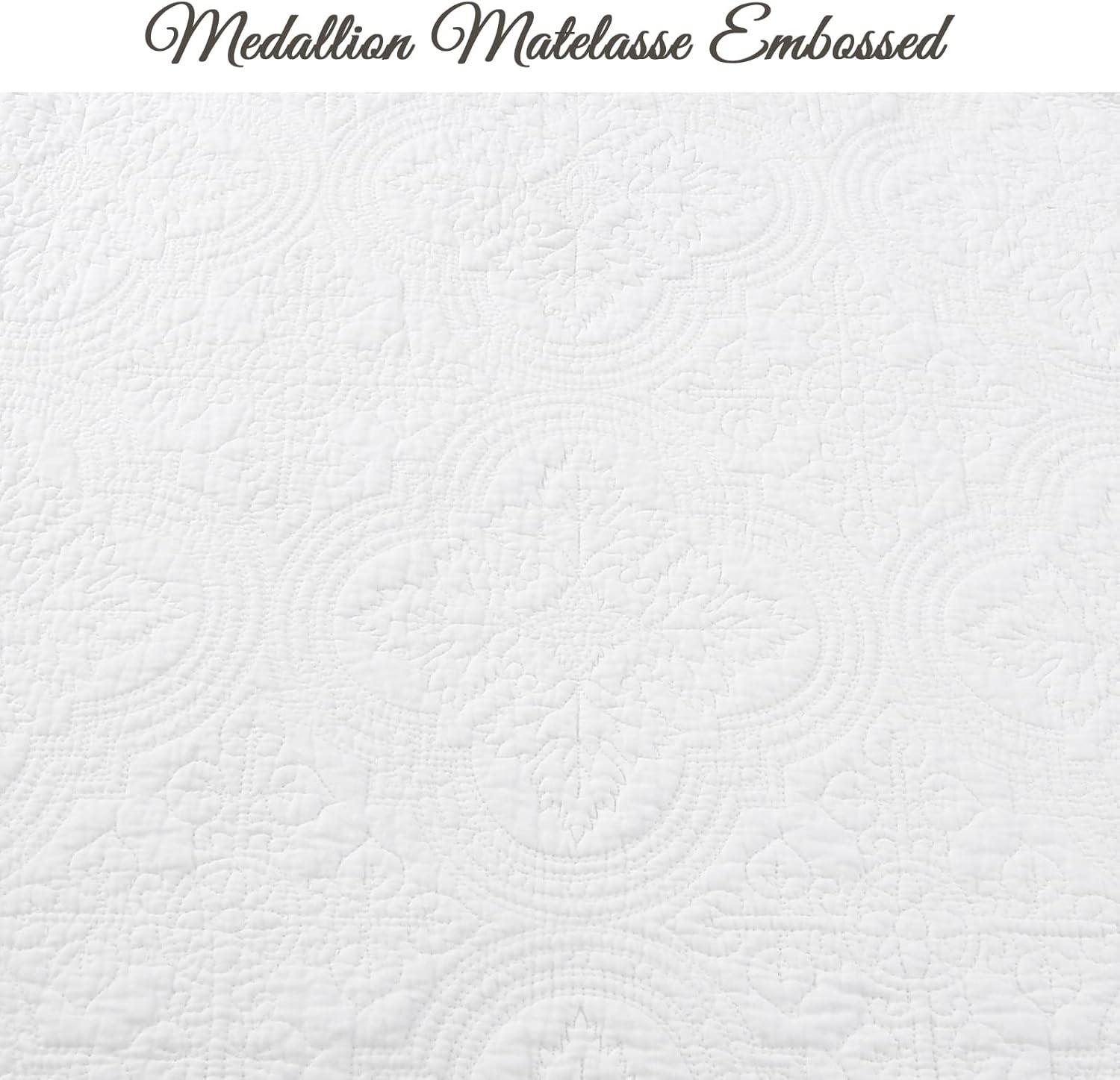 Cozy Line Victorian Medallion Matelasse Scalloped Edge 100% Cotton 3-Piece White Quilt Bedding Set, Queen