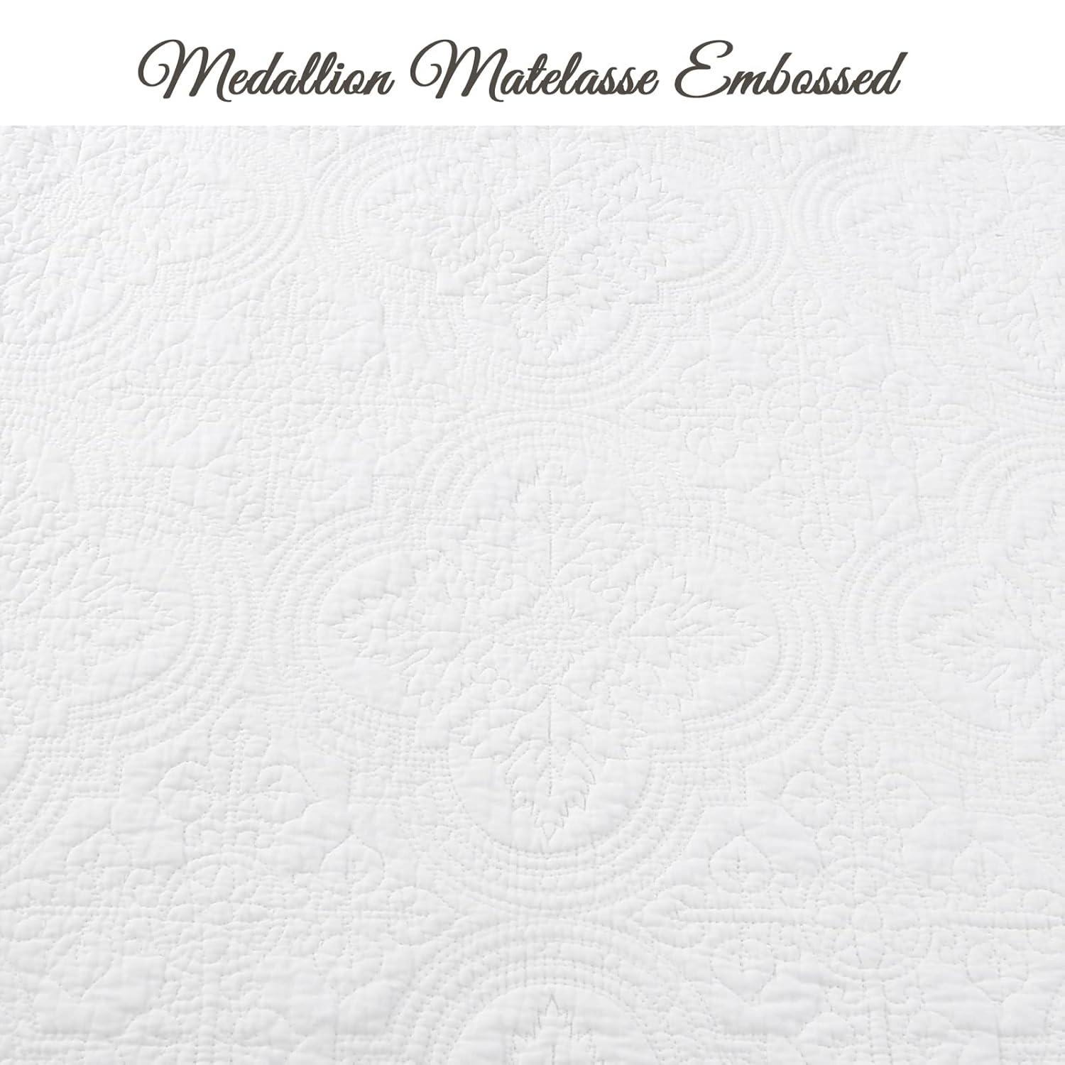 Cozy Line Victorian Medallion Matelasse Scalloped Edge 100% Cotton 3-Piece White Quilt Bedding Set, Queen