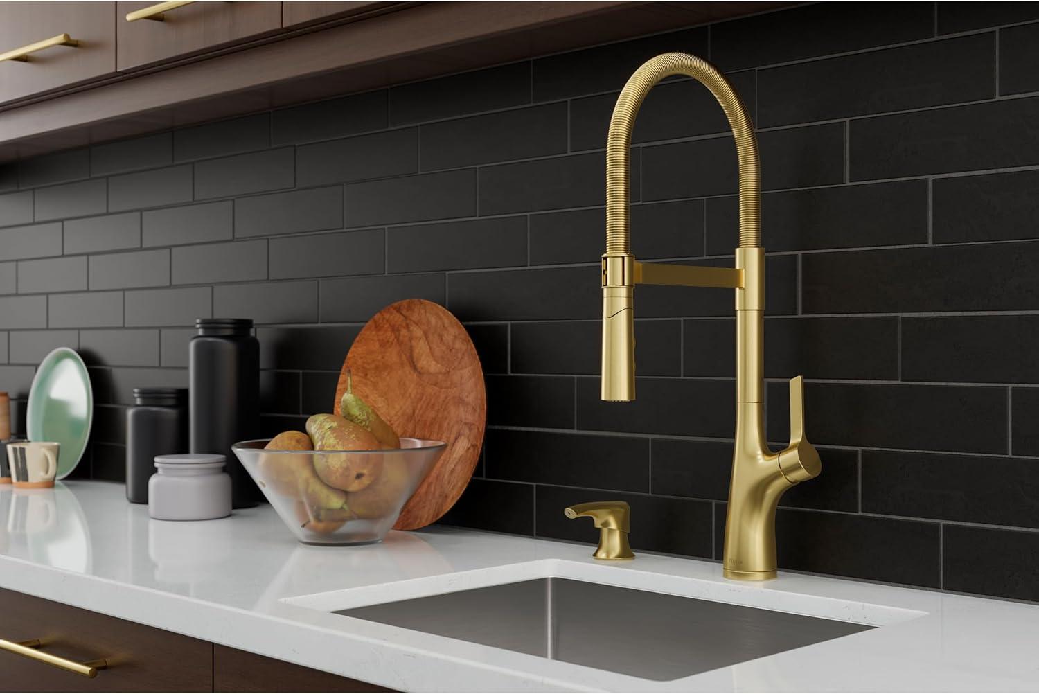 Ceylon Single Handle Culinary Pull Down Sprayer Kitchen Faucet in Brushed Gold