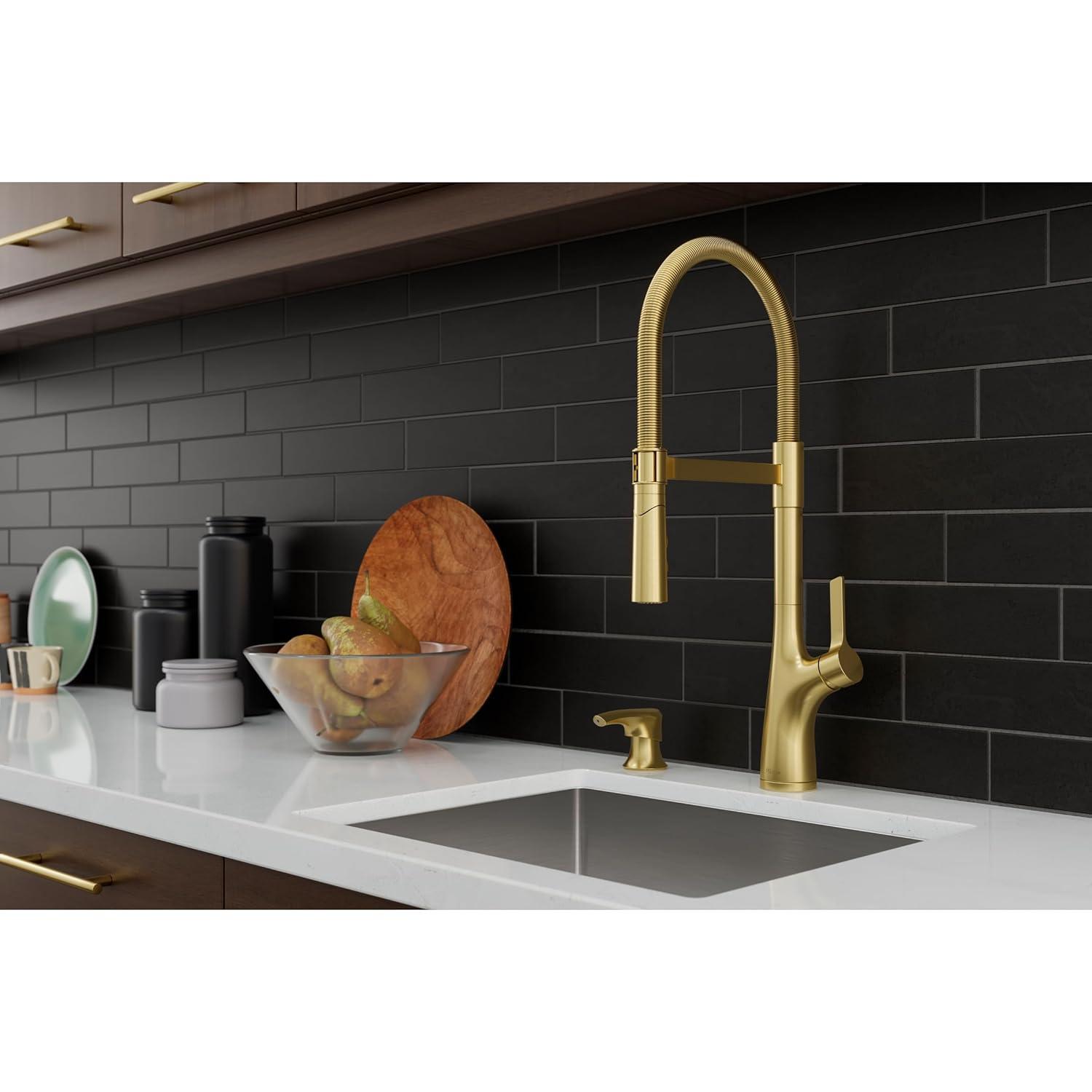 Ceylon Single Handle Culinary Pull Down Sprayer Kitchen Faucet in Brushed Gold