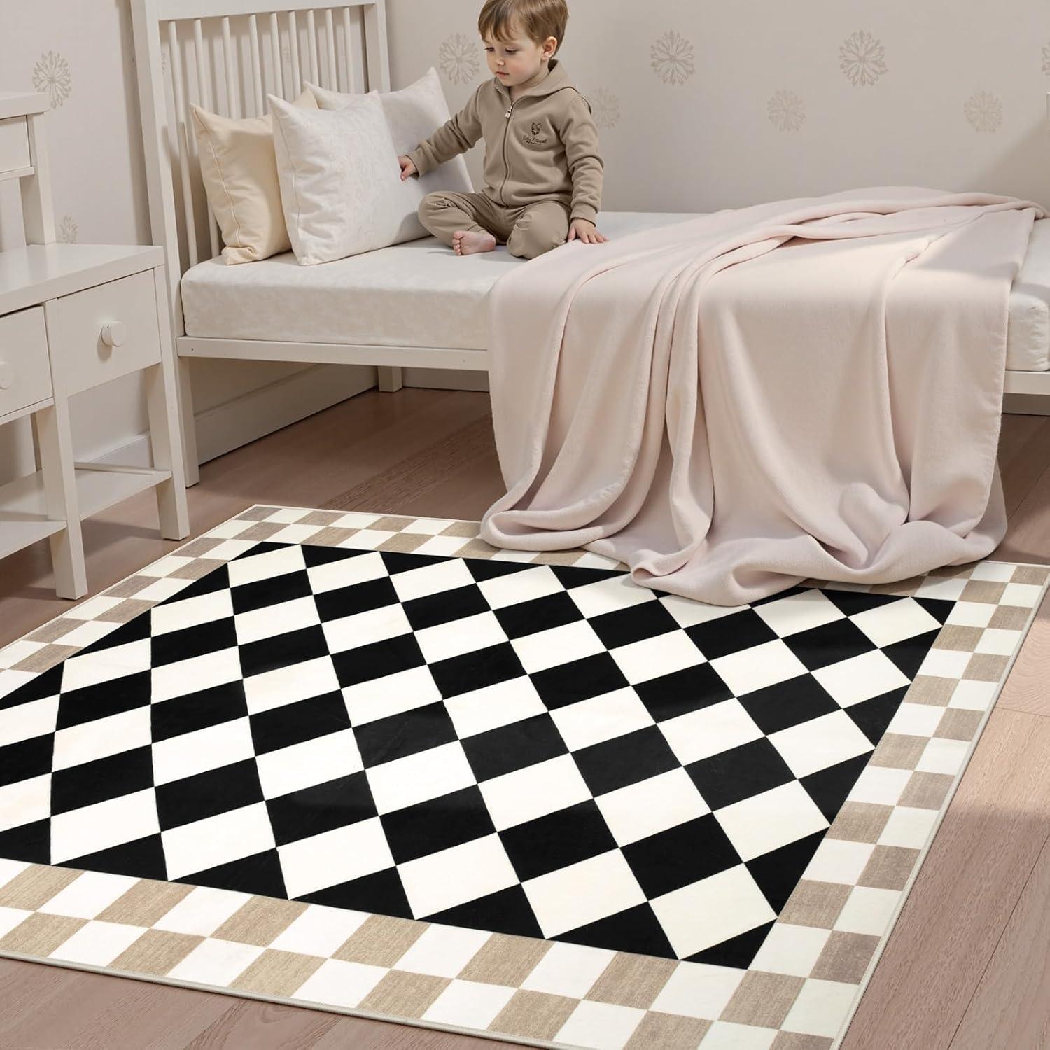 Corrigan Studio® Haylee Super Lightweight Plastic Straw Rug Checkered Black/White Outdoor Area Rug