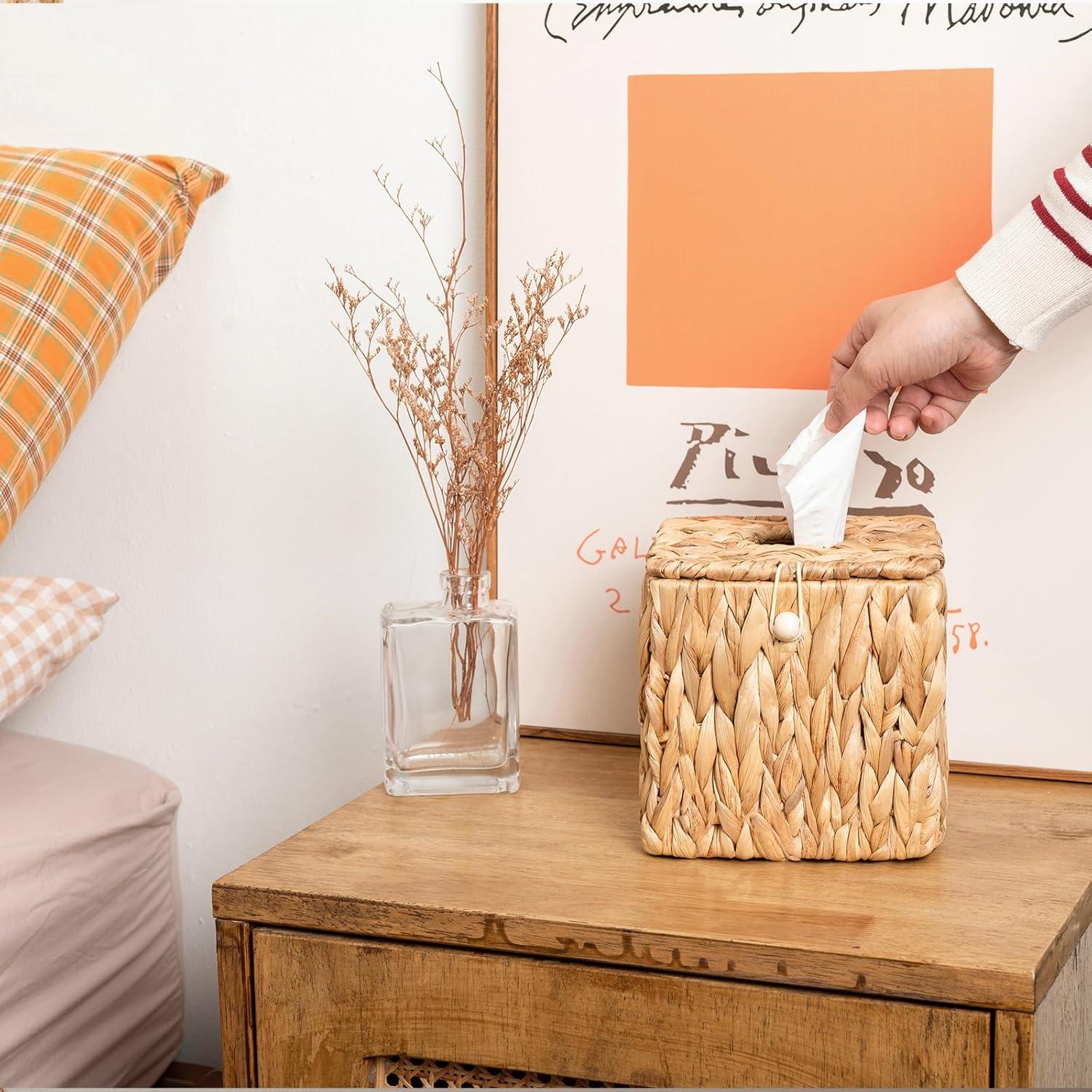 PINXIURY Water Hyacinth Handwoven Tissue Box Cover, Natural Handmade Wicker Napkin Box Holder, Handcrafted Square Facial Tissue, Rustic Decorative on Table and Bathroom, Office, Boho Decorative