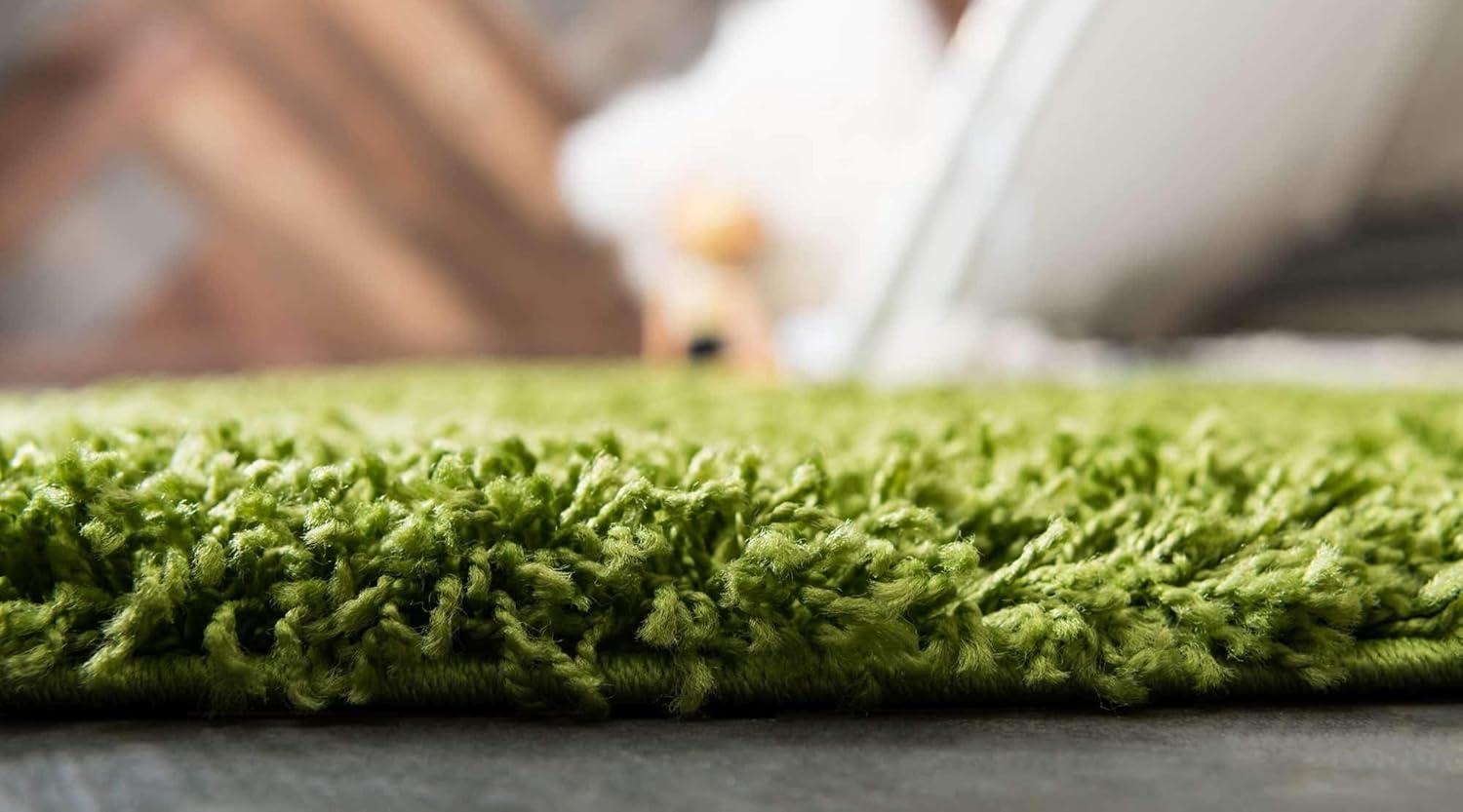 Unique Loom 4' 1 x 6' 1 Solid Shag Grass Green Area Rug