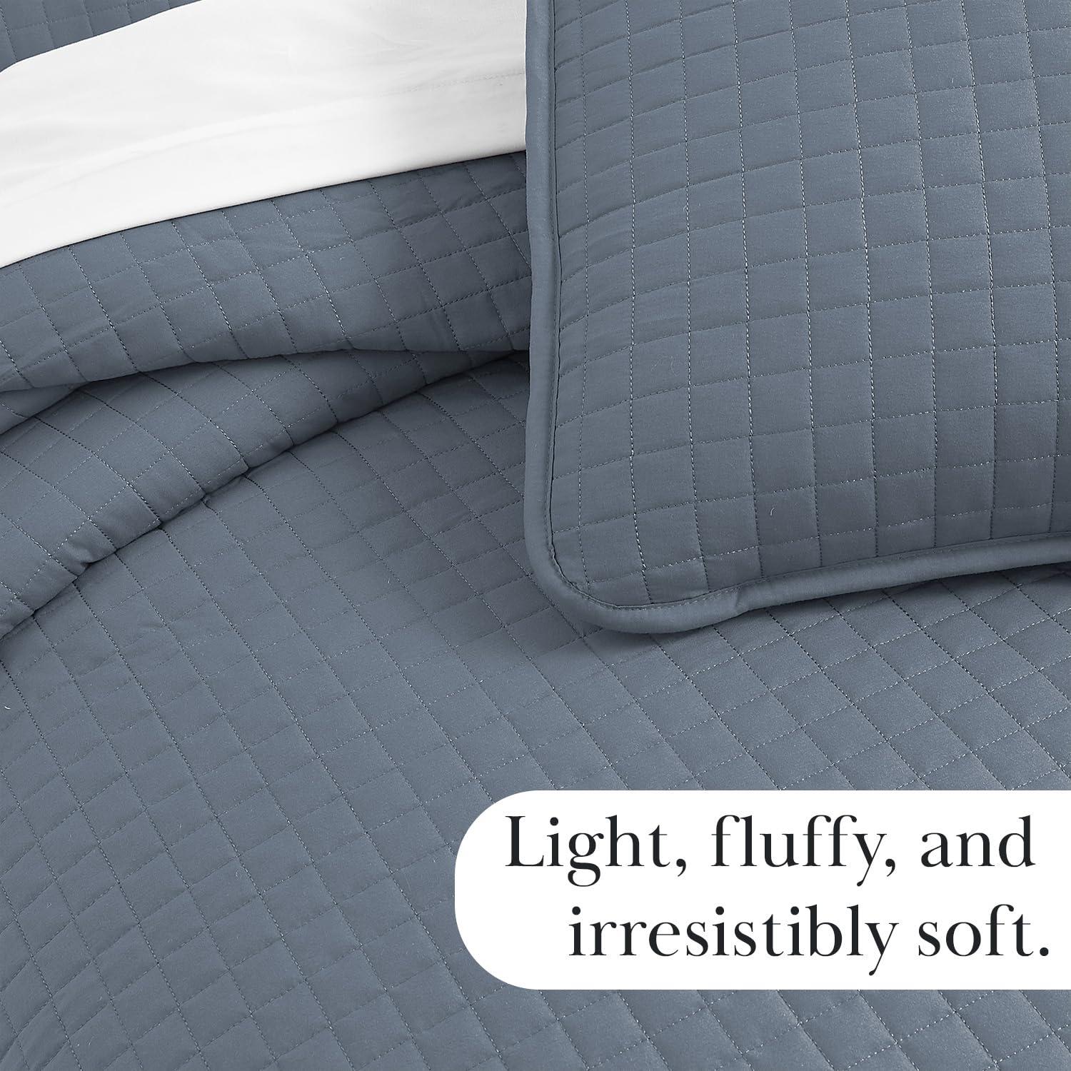 Southshore Fine Living, Inc. Queen Quilt Set, Full Size Bedspread with 2 Matching Pillow Shams, Soft Microfiber Lightweight Quilts, Queen Size Coverlet, Easy Care Machine Washable, Slate Blue