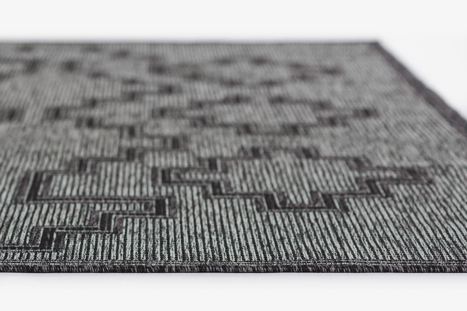 Chiaro Indoor / Outdoor Rug - 2' x 3'