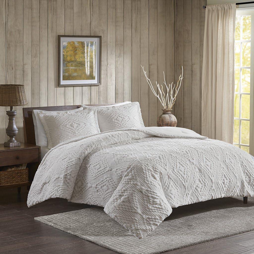 Woolrich Teton Embroidered Plush Quilt Set