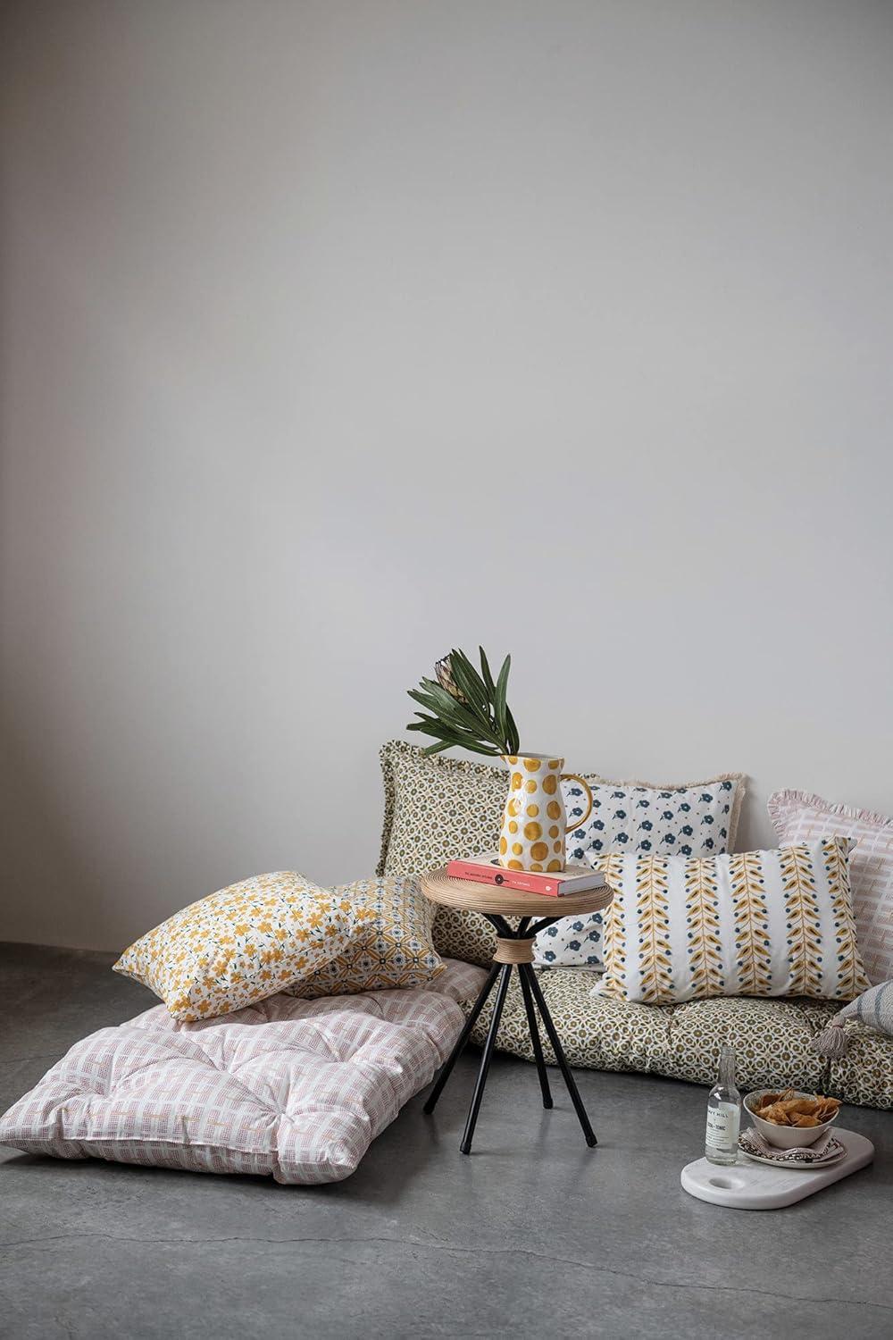 Creative Co-Op Creative Co-Op Acacia Wood Cutting Board