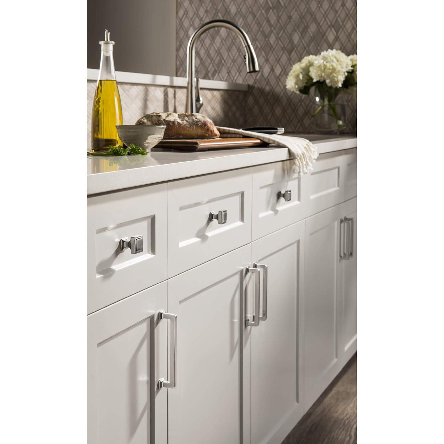 Top Knobs Ascendra Bar Pull