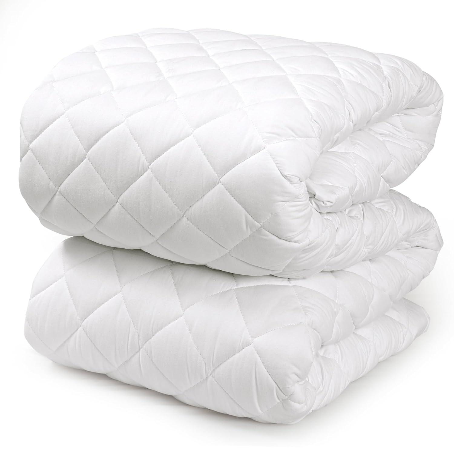 Mattress Pad - Soft and Hypoallergenic  - Thick and Odorless Polyester Filling - 152 Thread Count