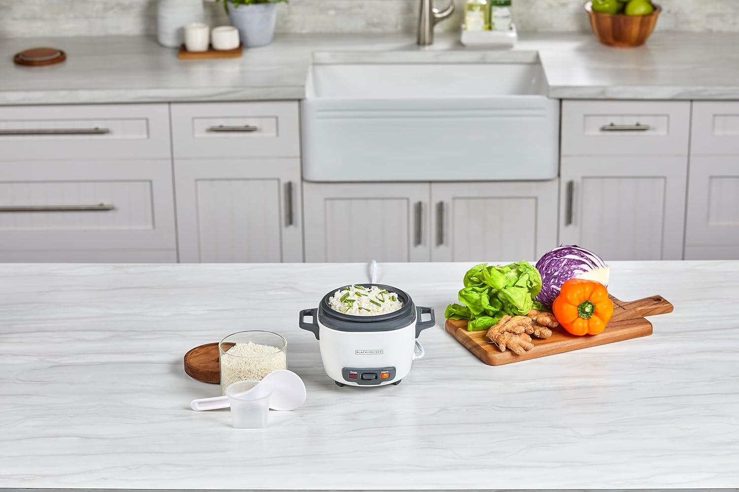 BLACK+DECKER BLACK+DECKER, Rice Cooker, Uncooked Rice, Steaming Basket, Removable Non-Stick Bowl, One Touch