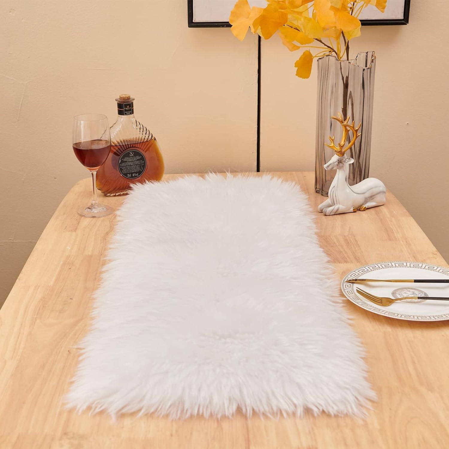 Table Runner, Thanksgiving Modern Small White Fur Table Runners for Party Birthday Christmas Friendsgiving Wedding Dinning Table, Decorative Rug Luxury Faux Fur Runner for Table(11.8x31.5inch)