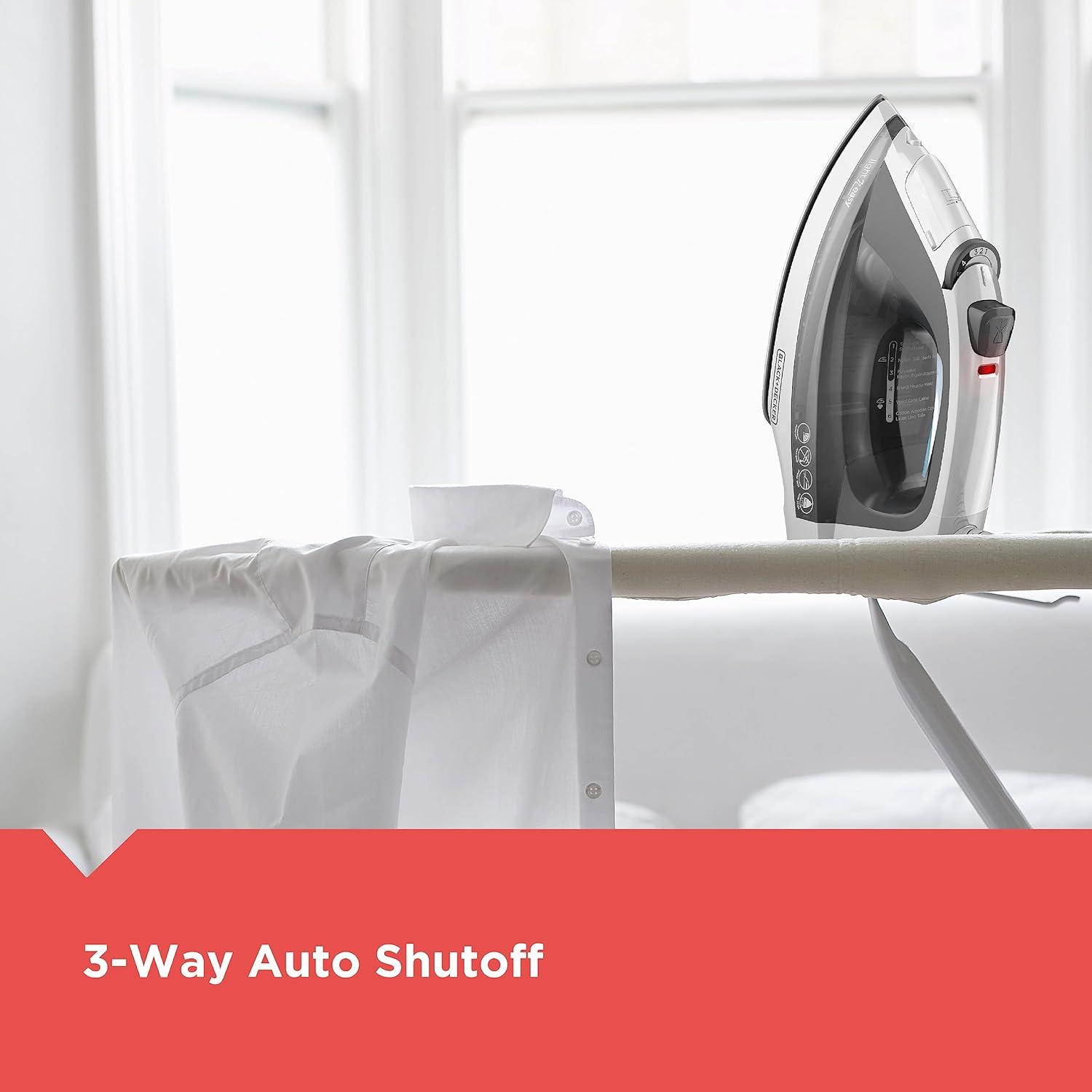 BLACK+DECKER Light �N Easy Compact Steam Iron, IR1020S, Stainless Steel Soleplate, Spray Mist, Anti-Drip, Auto Shutoff