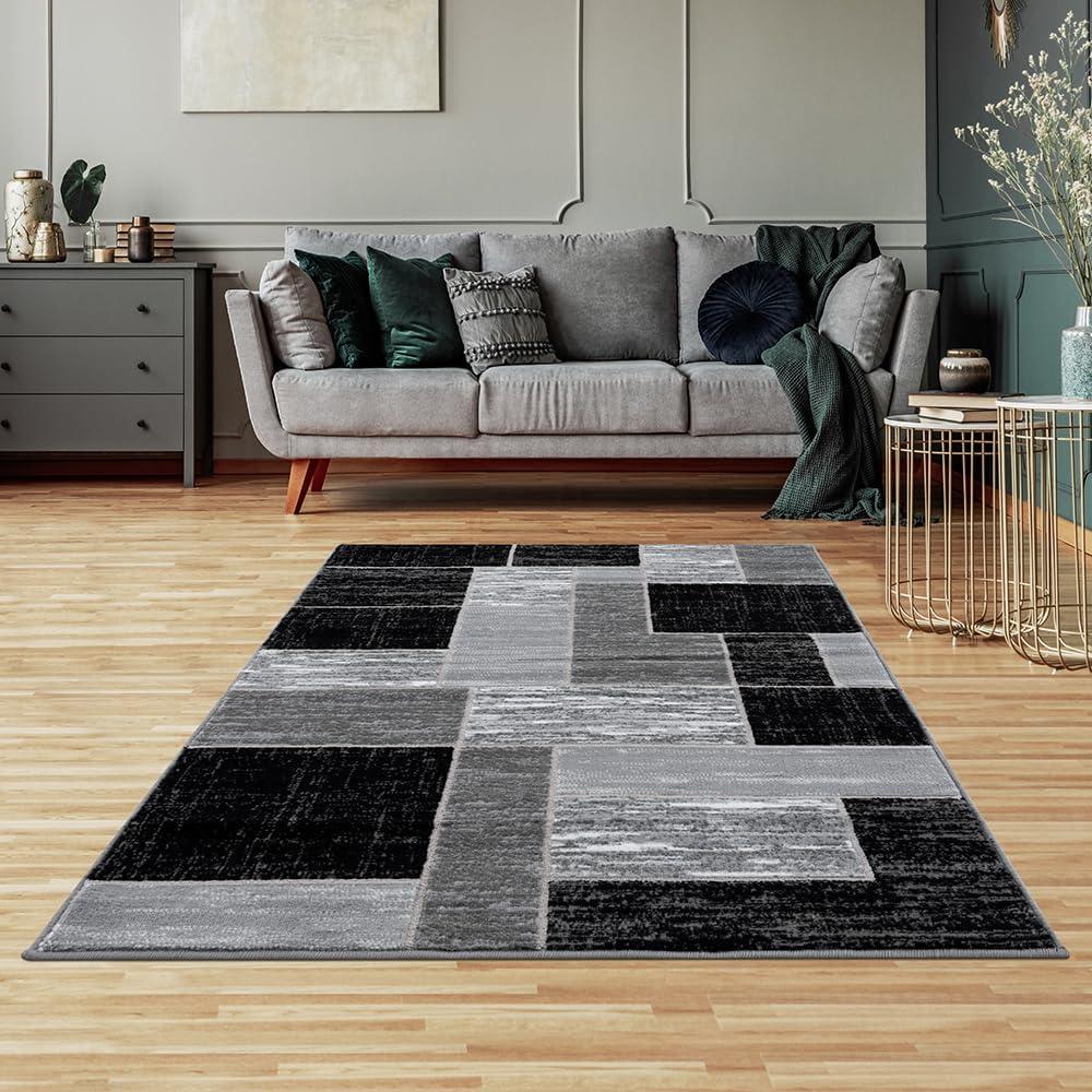 Black and Gray Geometric Synthetic 5' x 7' Area Rug