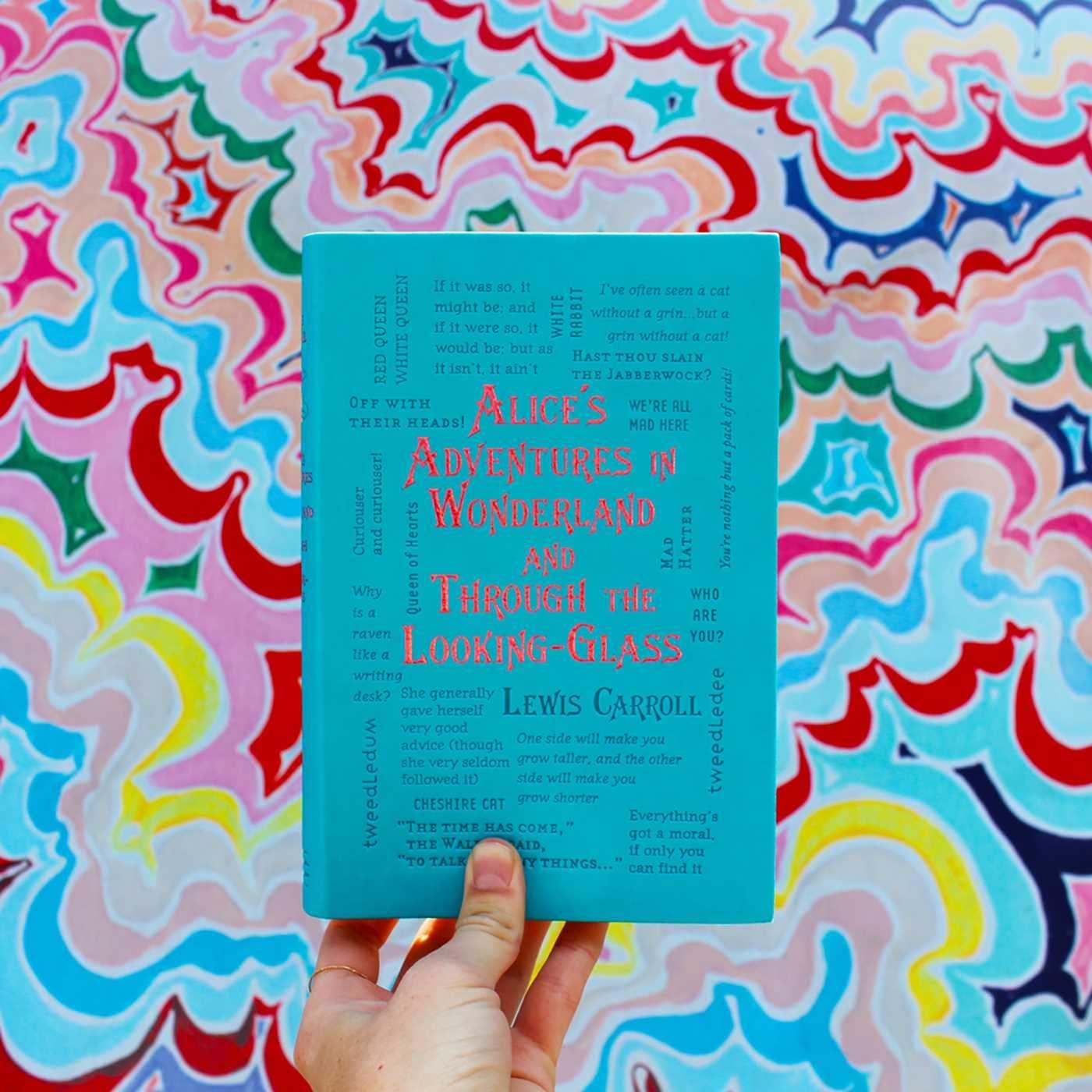 Alice's Adventures in Wonderland and Through the Looking-Glass (Paperback) (Lewis Carroll)