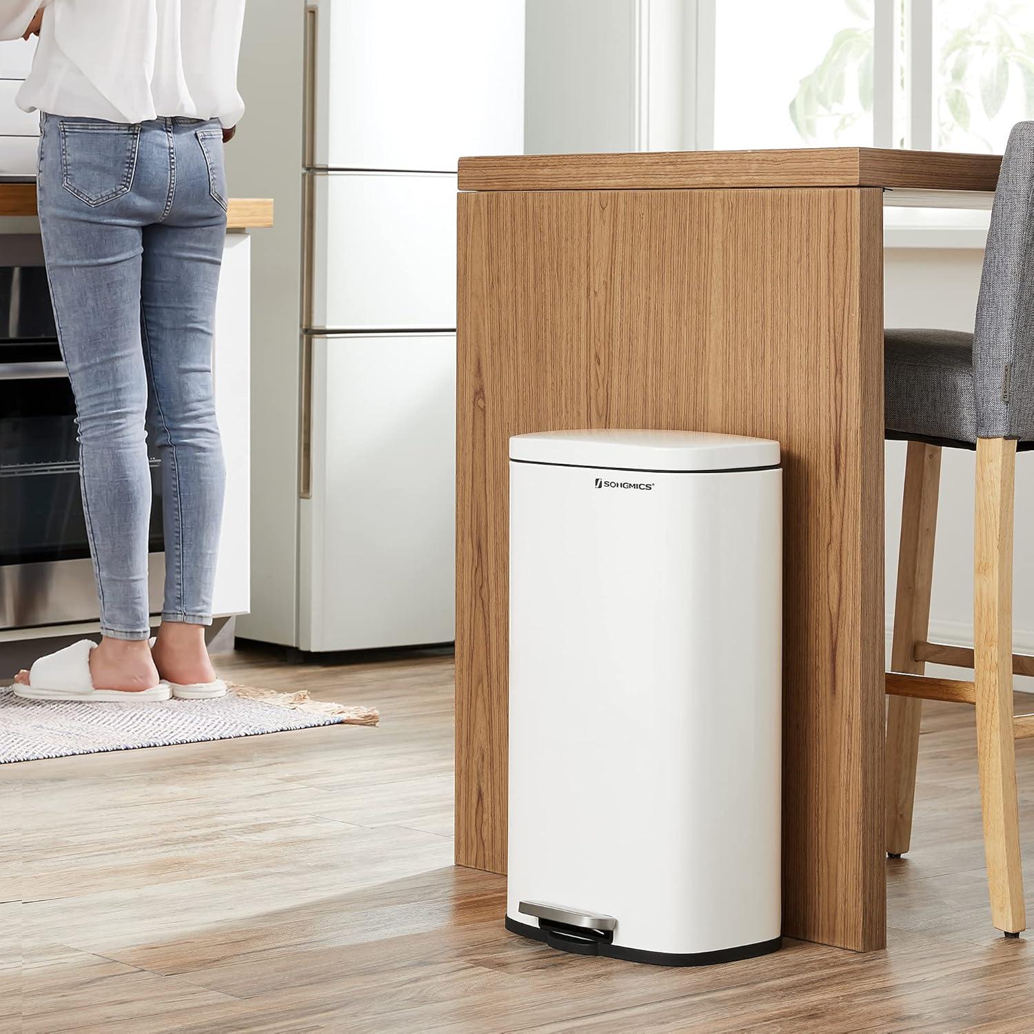 8 Gallon Trash Can with Lid, Garbage Can, Stainless Steel Small Waste Bin with Step Pedal and Inner Bucket, Soft Close, Kitchen