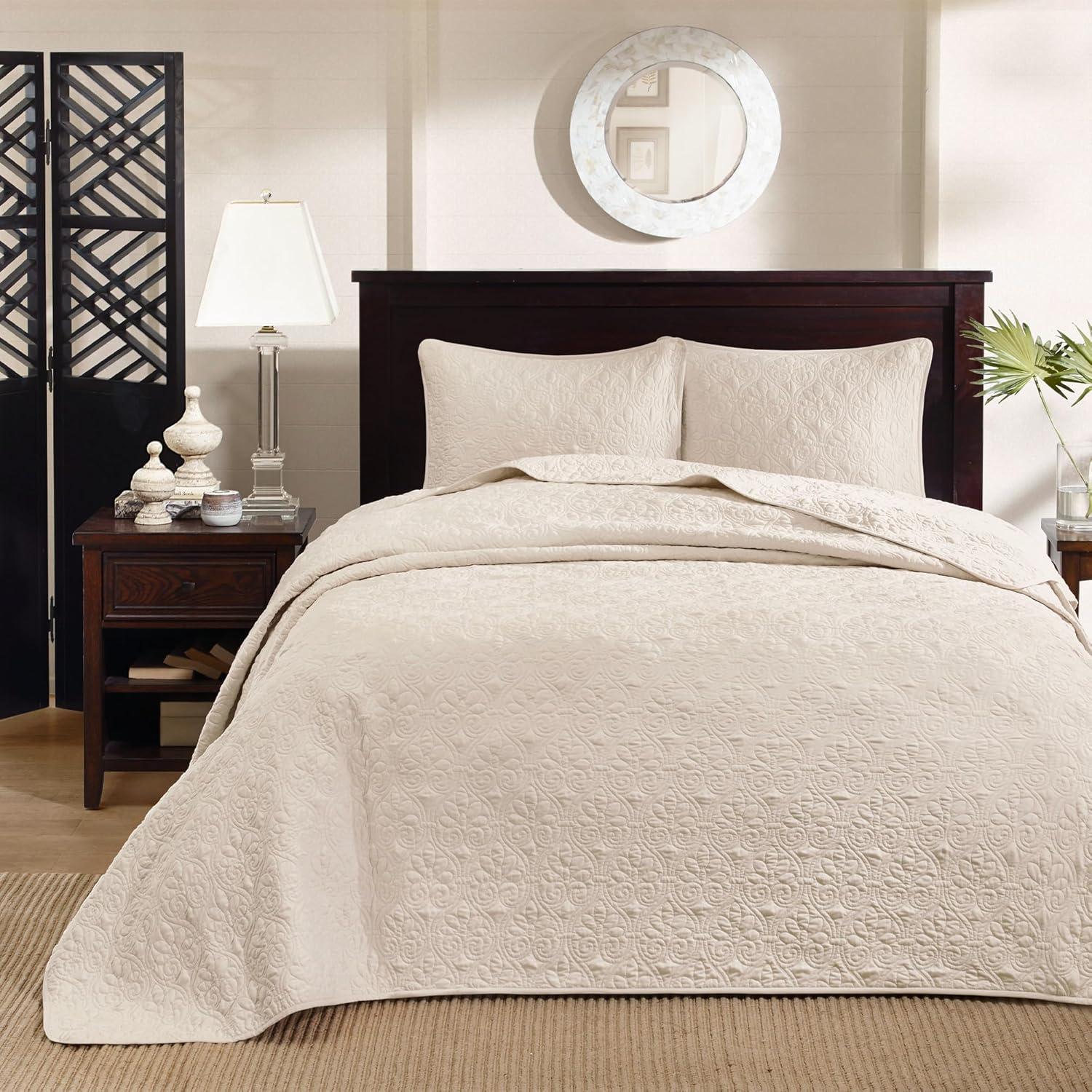Quebec Reversible Bedspread Set