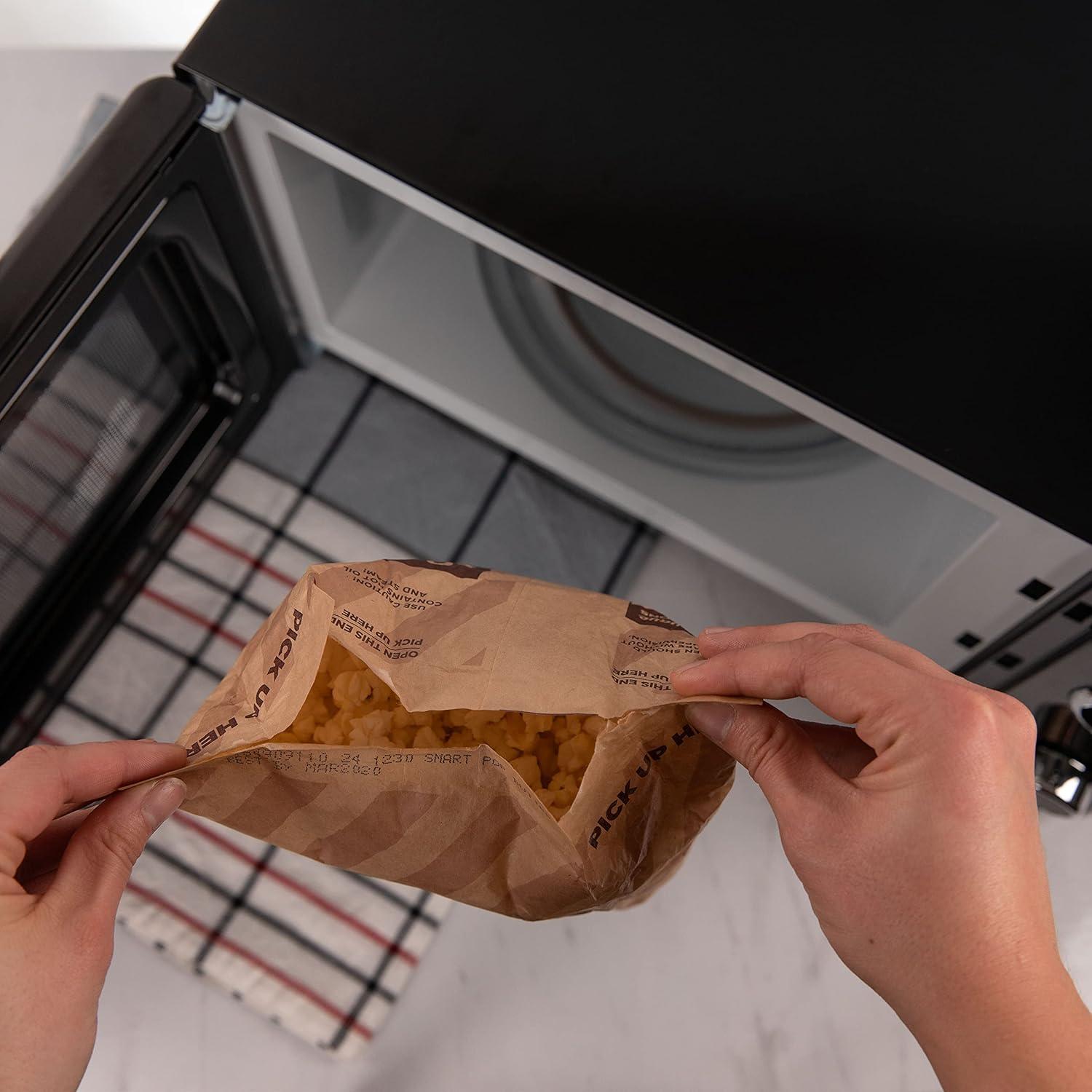 Nostalgia Retro 19" 0.9 cu ft. 800-Watt Countertop Microwave Oven