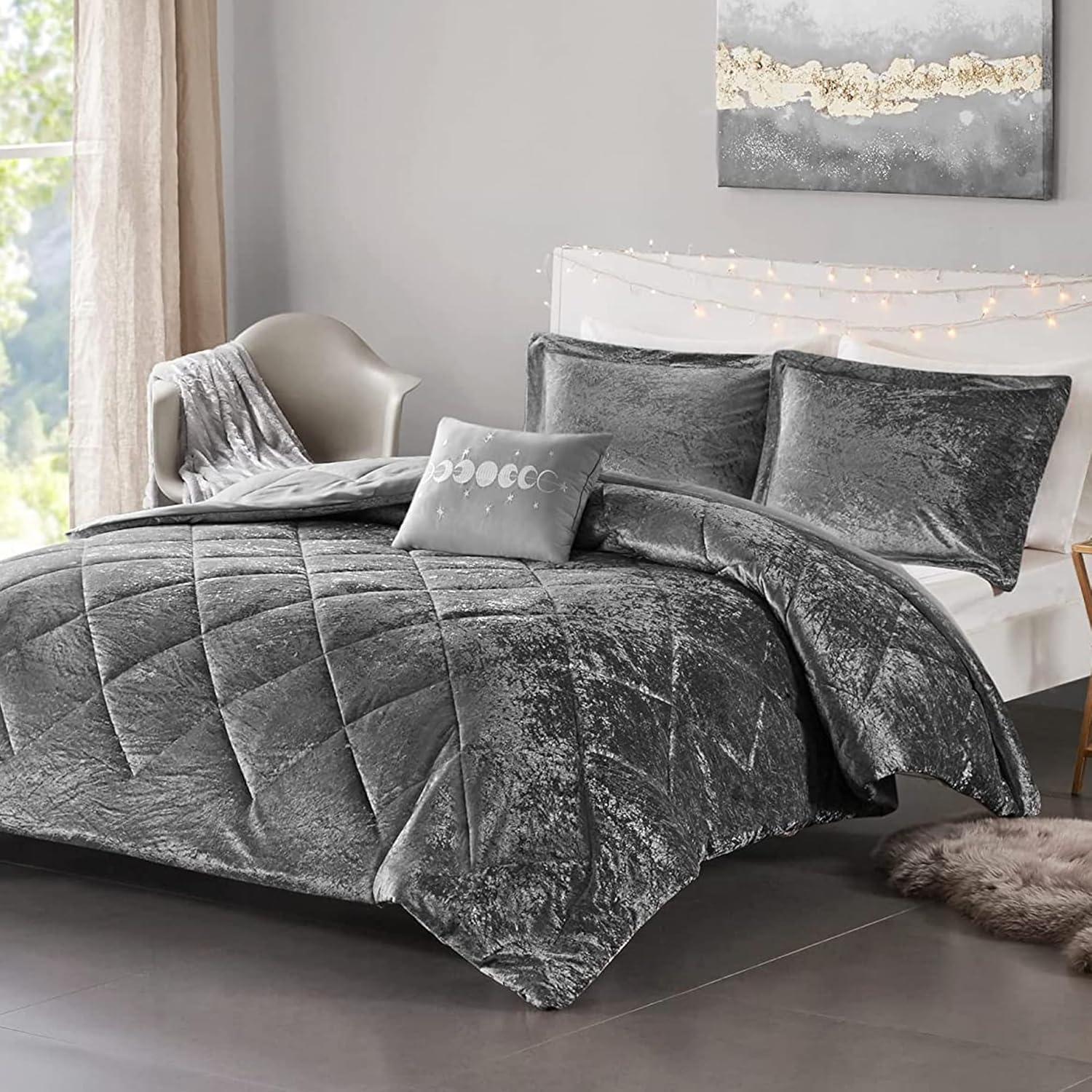 Intelligent Design Felicia Crushed Velvet Comforter Set with Throw Pillow